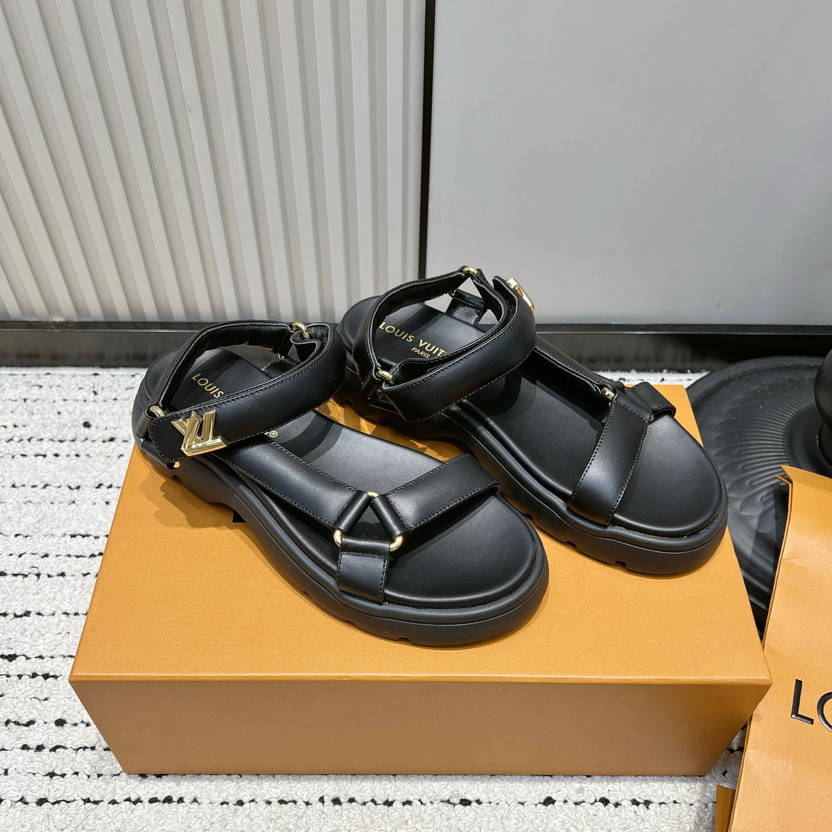 LV Nevada Comfort Sandal