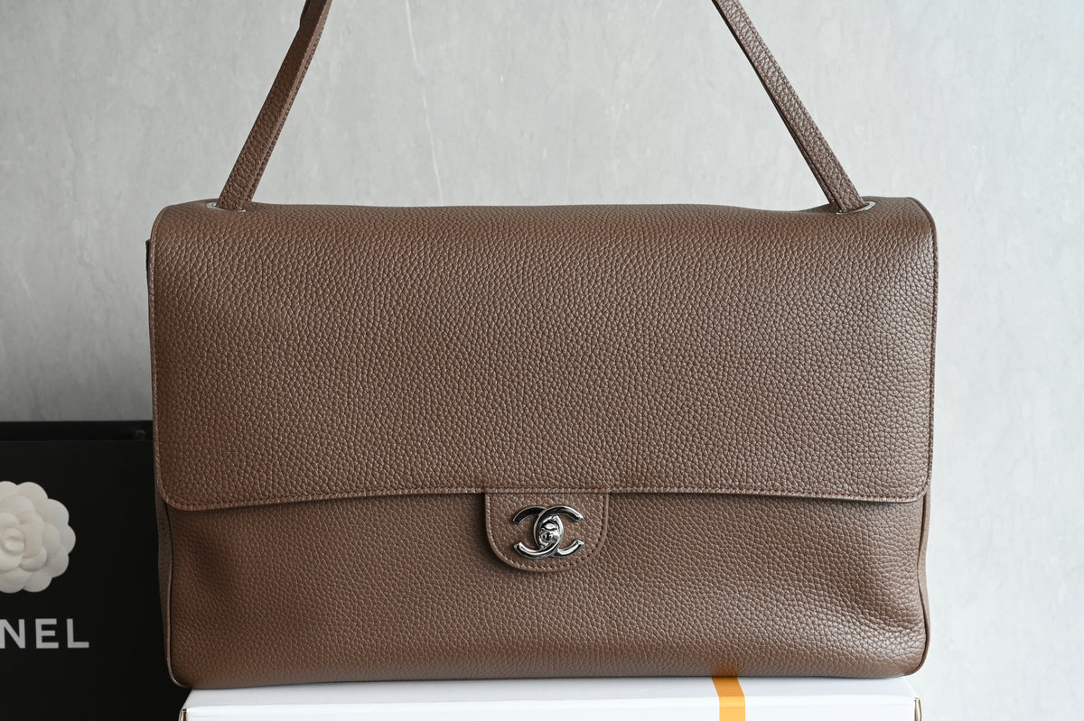 Chanel Maxi Flap Bag in Grained Calfskin AS6233