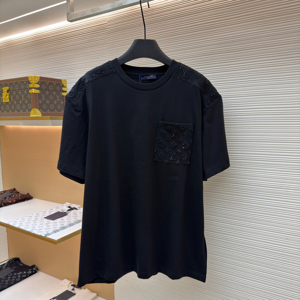 LV 1AKORJ Short-Sleeved Reflective Signature T-Shirt