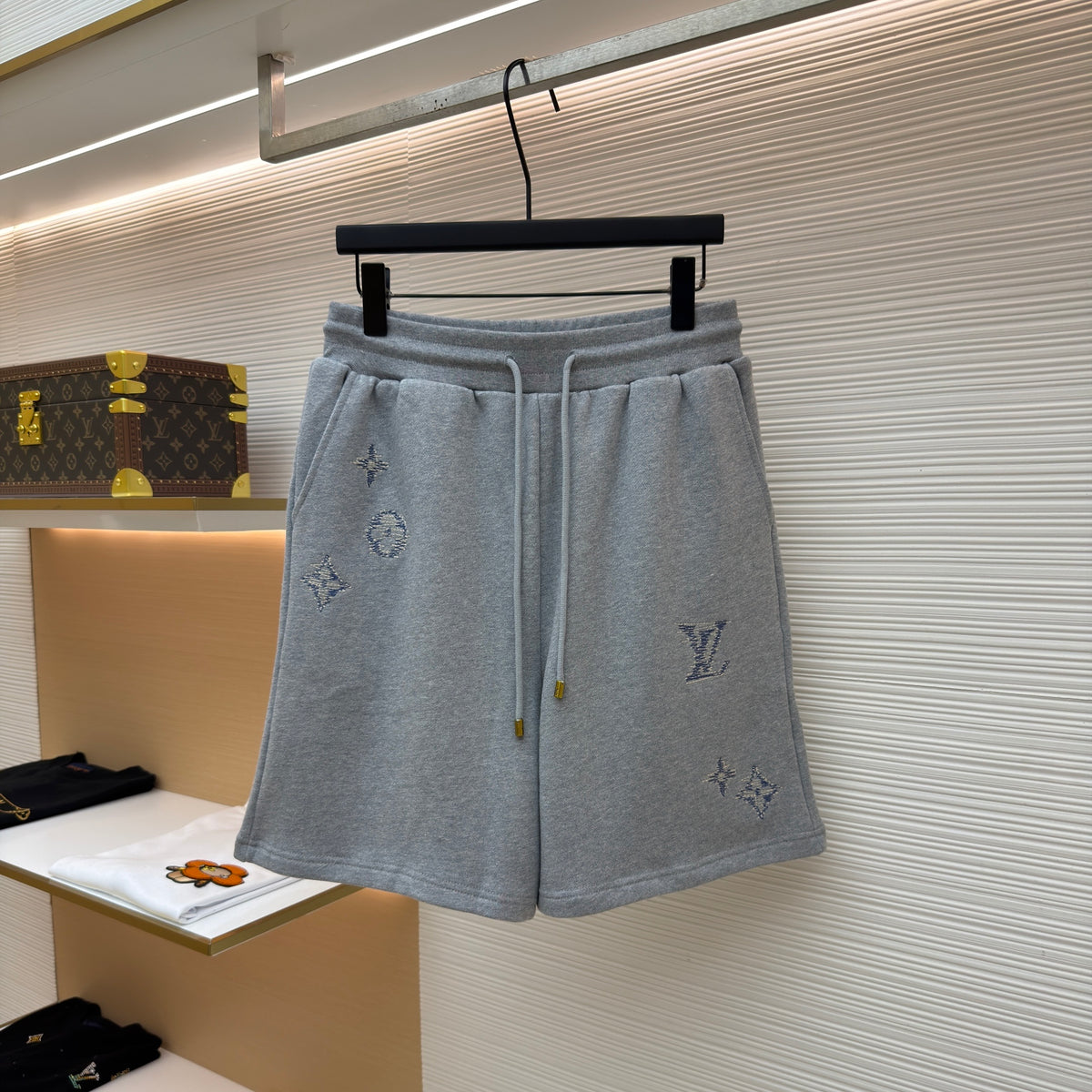 LV 1AK7FR Embroidered Signature Shorts