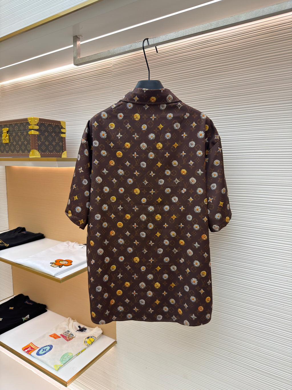 LV 1AJRJ7 Monogram Printed Short-Sleeved Silk Shirt