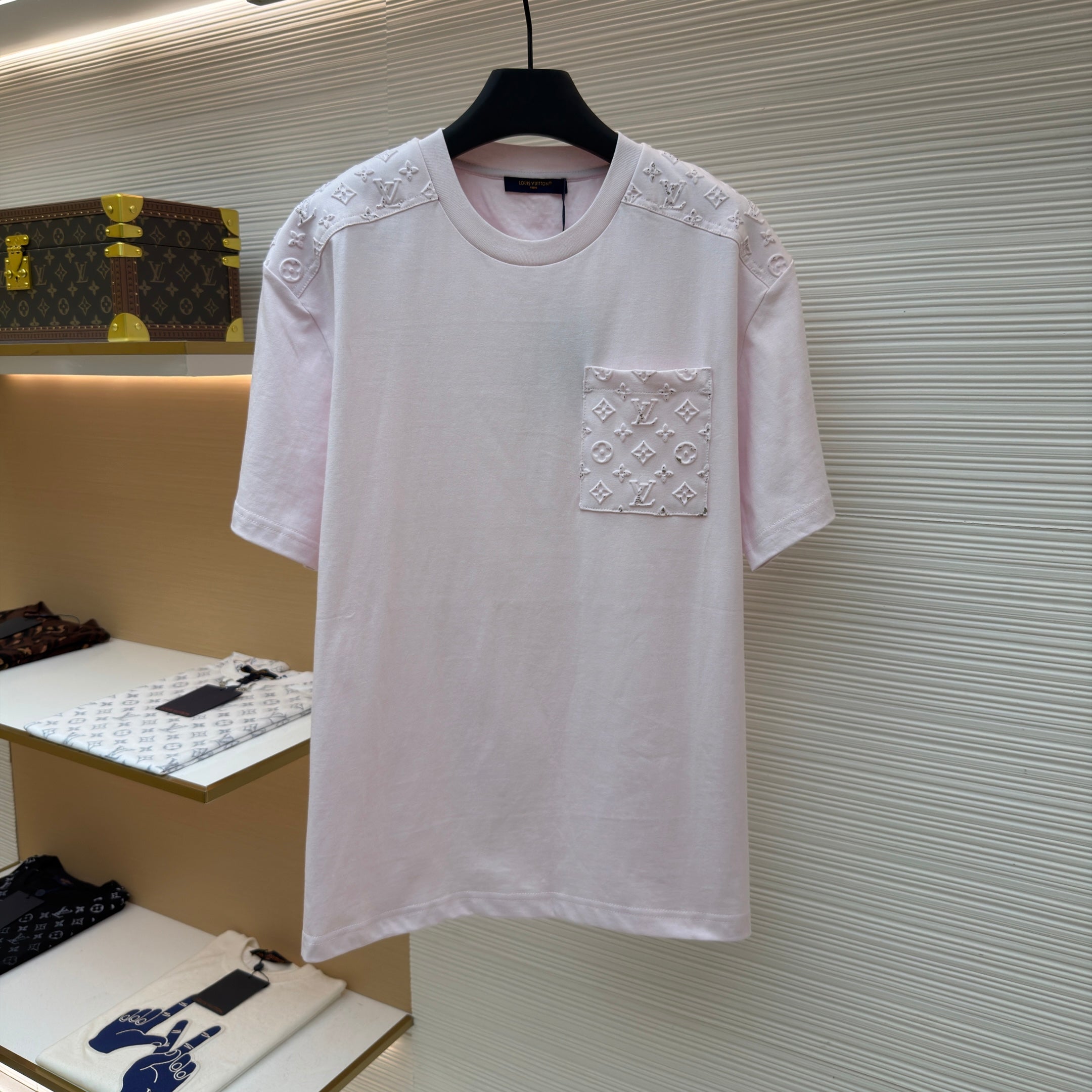 LV 1AKORJ Short-Sleeved Reflective Signature T-Shirt