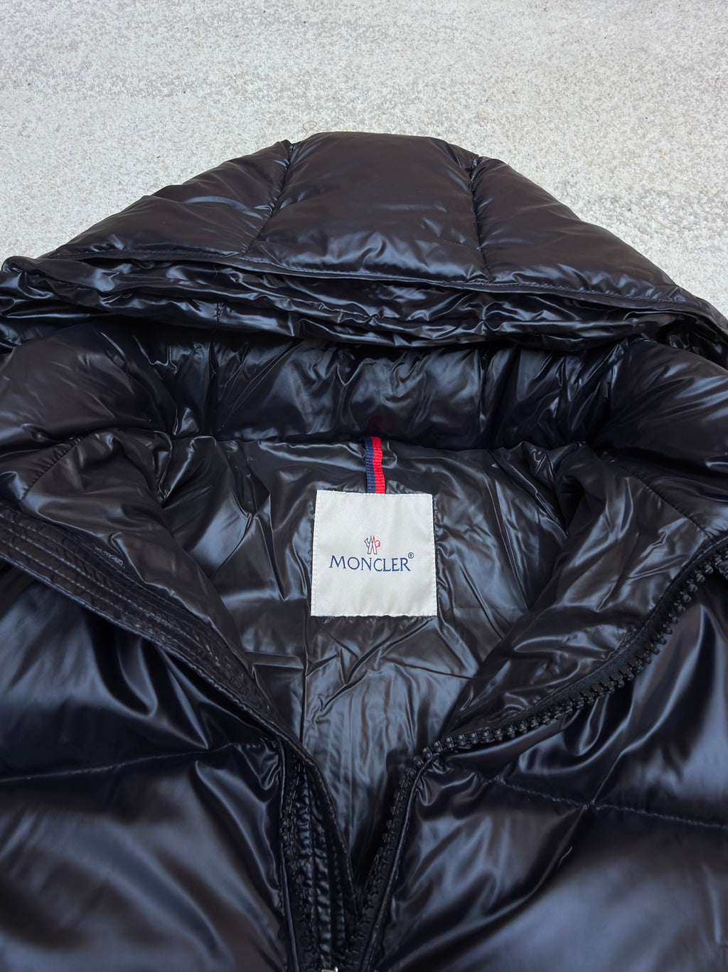 Moncler Maya Hooded Short Down Jacket in Laque Nylon