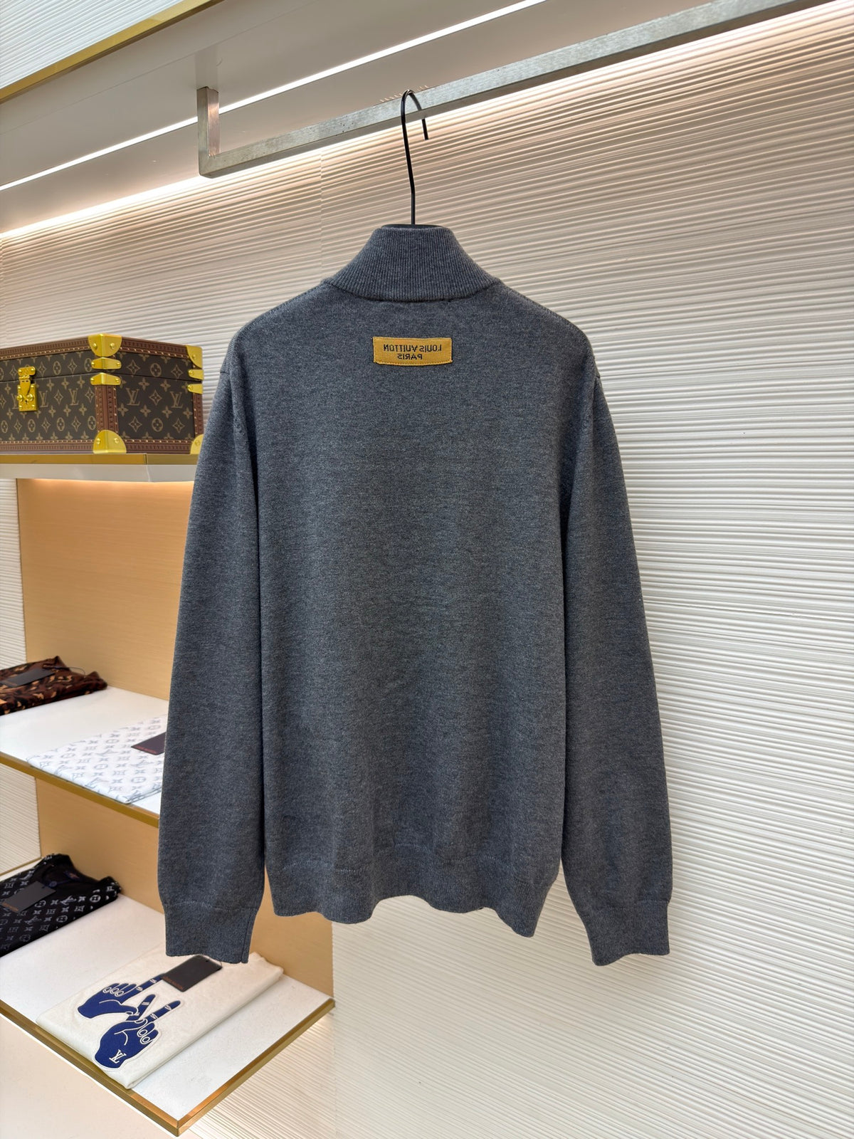 LV 1AA4VS LVSE Inside-Out Zipped Through Cashmere Cardigan