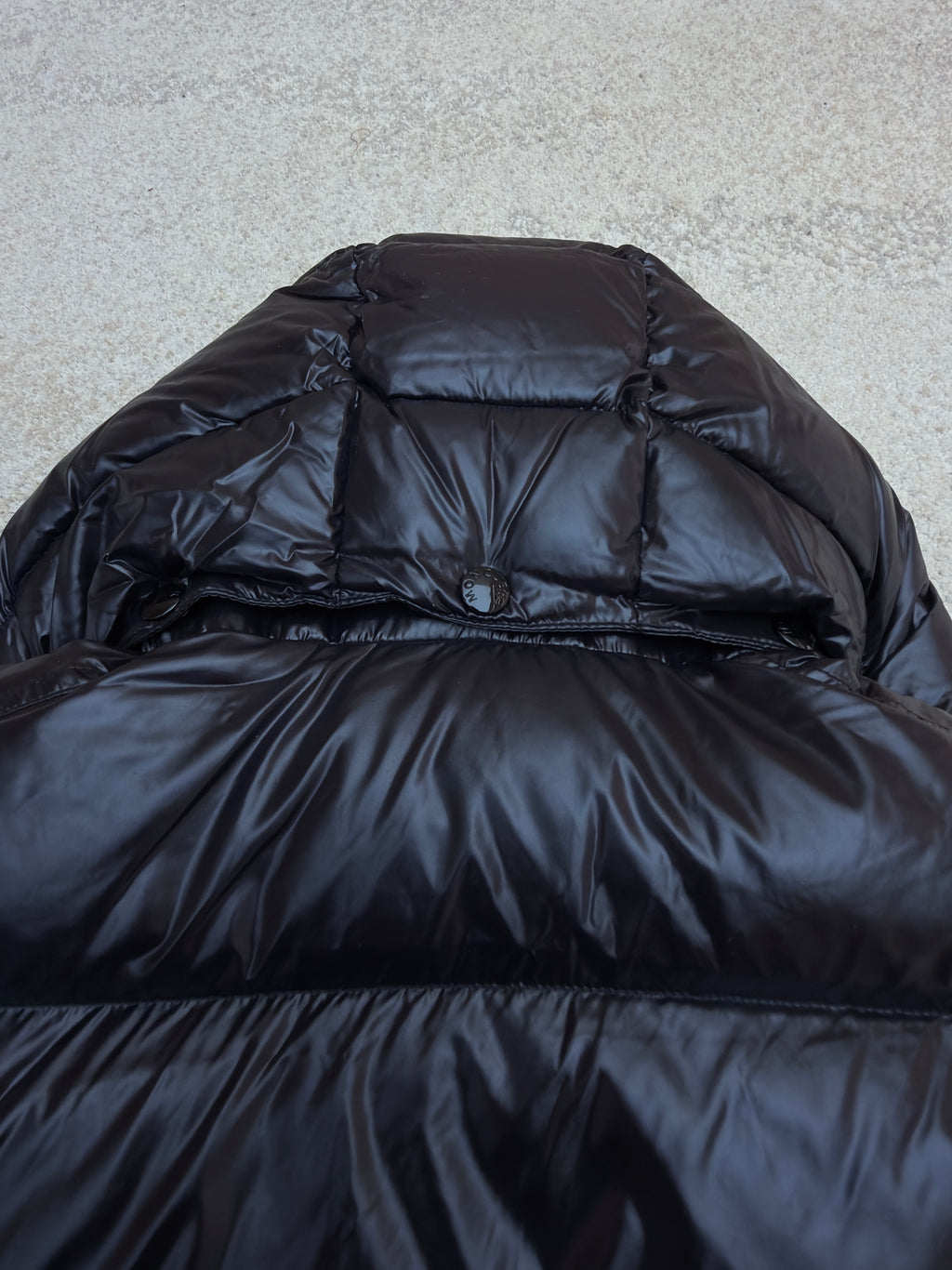 Moncler Maya Hooded Short Down Jacket in Laque Nylon