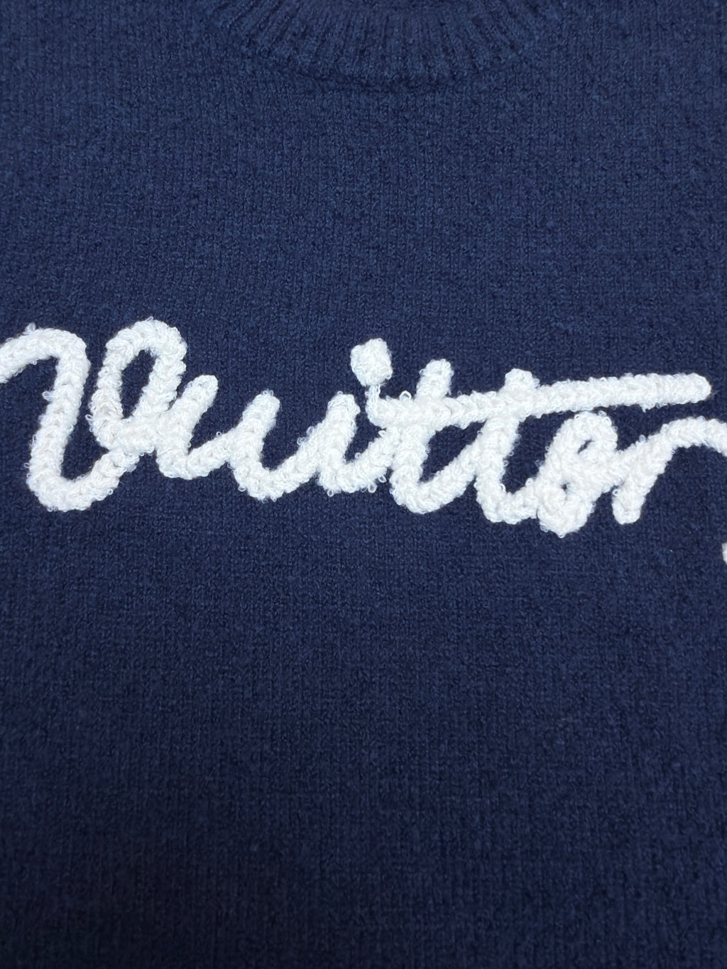 LV 1AKLW8 Embroidered Signature Long-Sleeved Crewneck