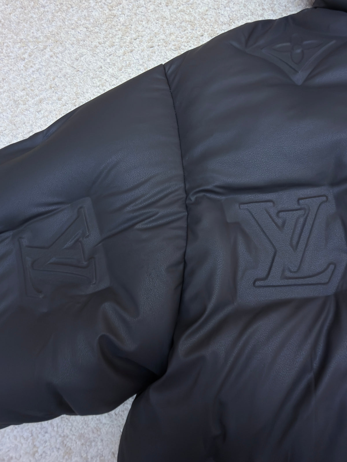 LV 1AAUZG Print Embossed Hooded Down Jacket