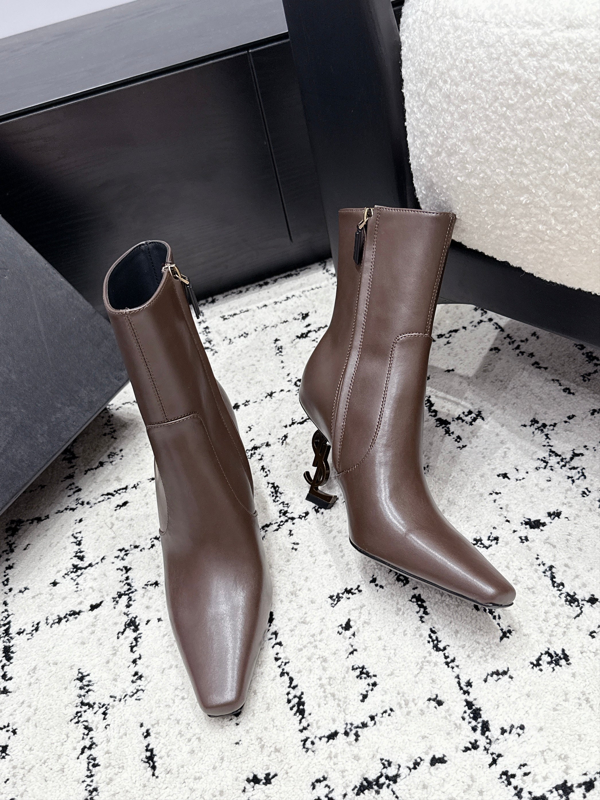 Saint Laurent Opyum Booties In Smooth Leather