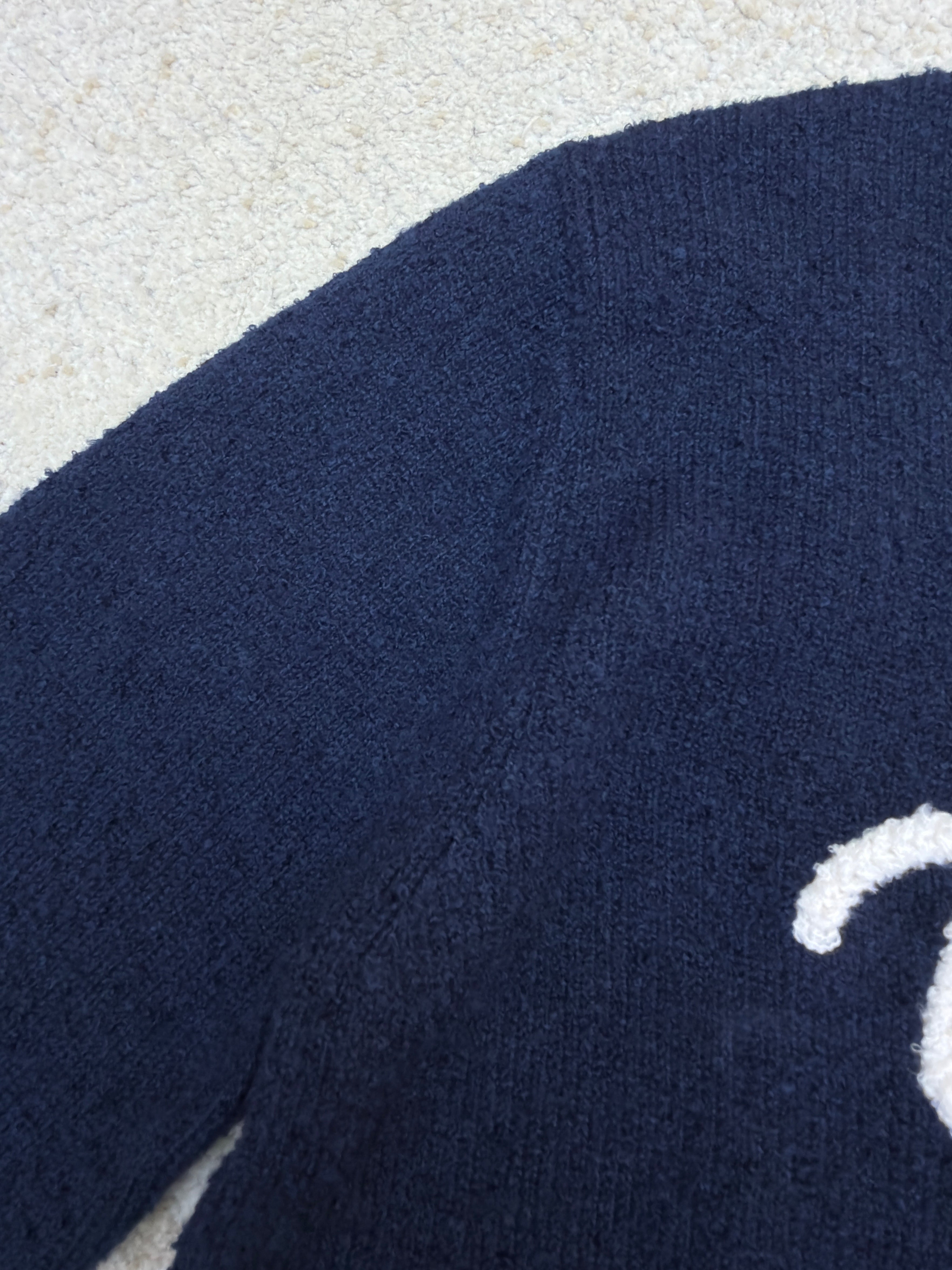LV 1AKLW8 Embroidered Signature Long-Sleeved Crewneck