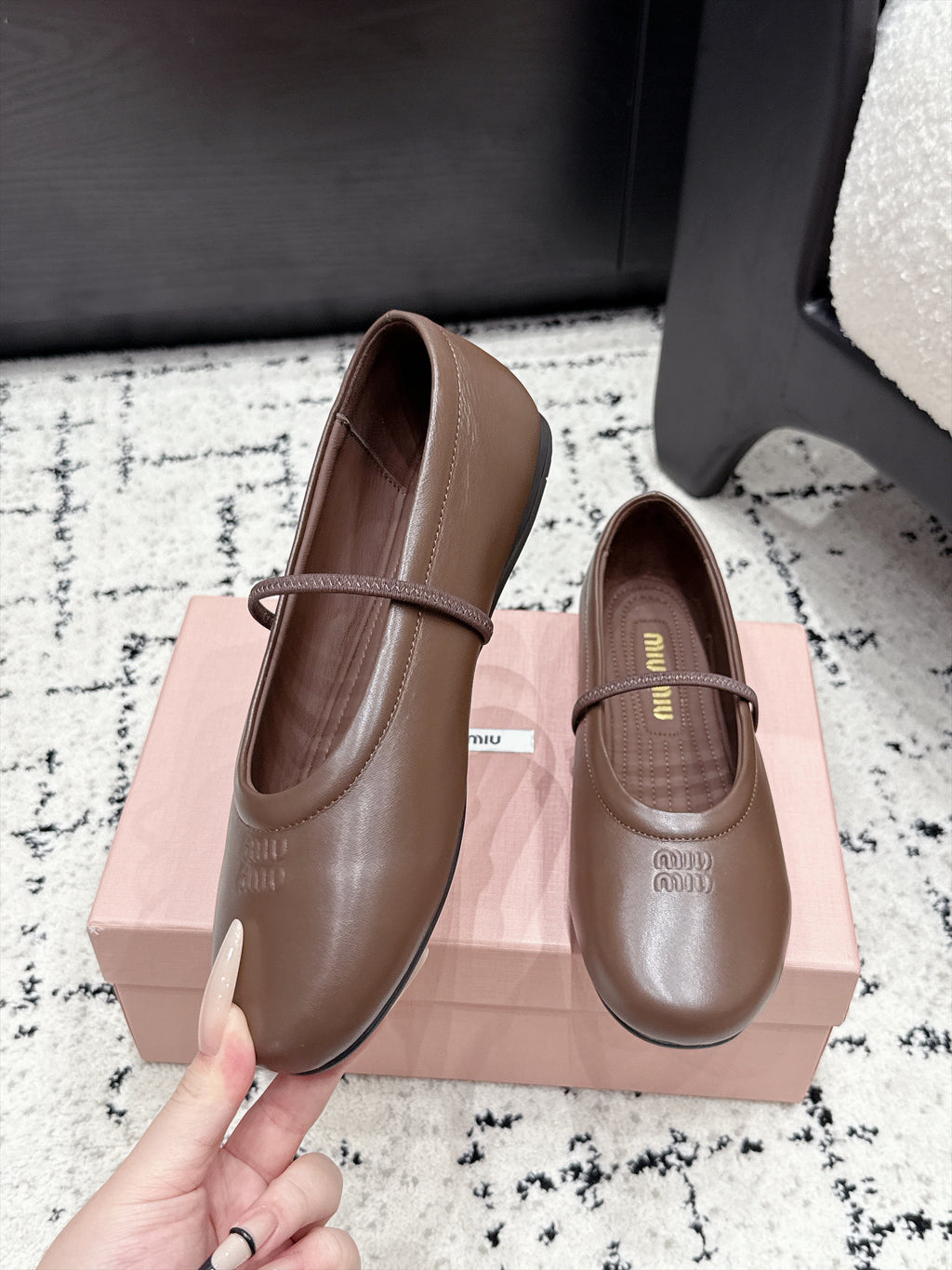 Miu Miu Logo-Embossed Ballet Flats
