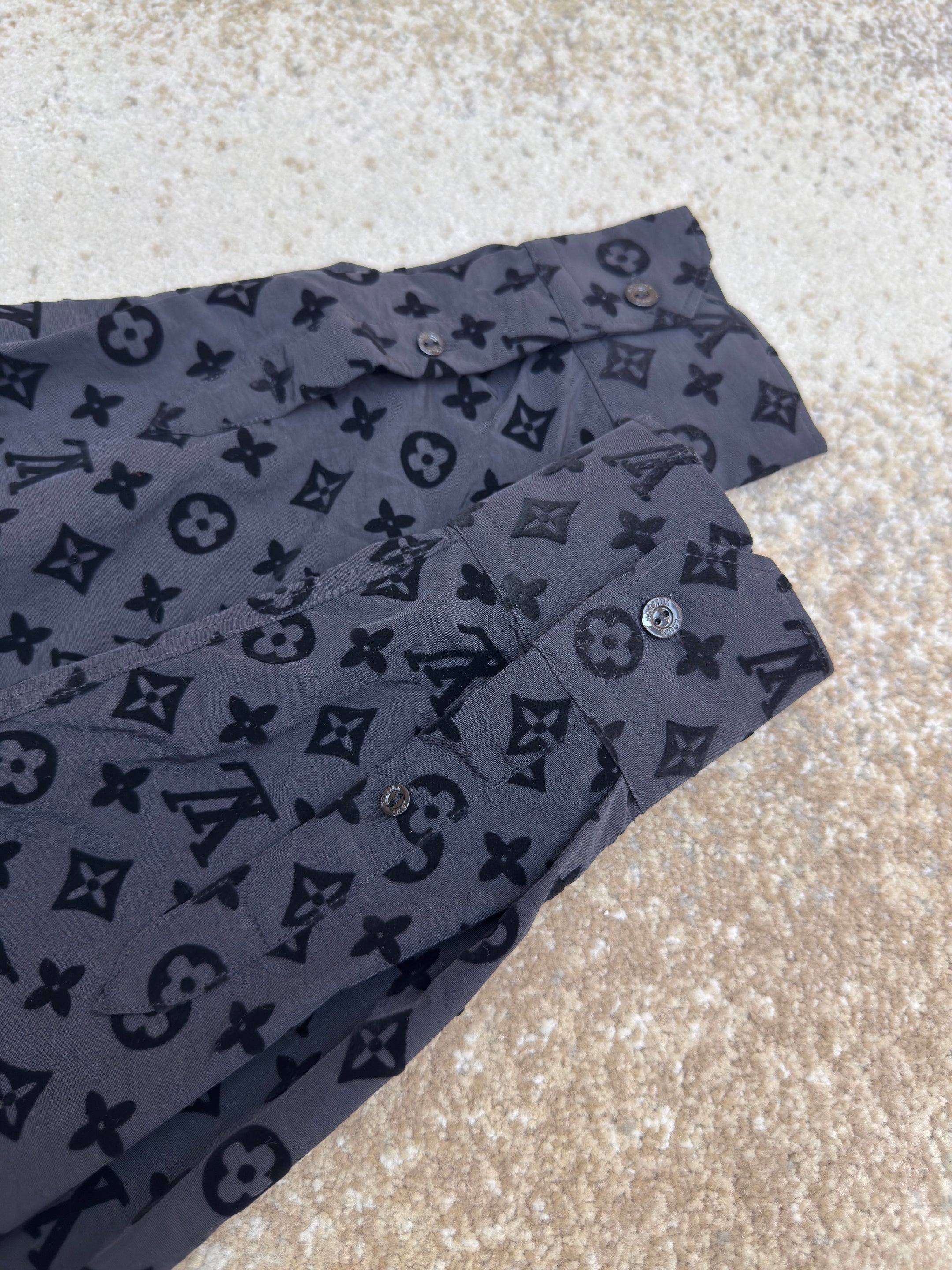 LV 1A979F Flocked Monogram Classic Shirt