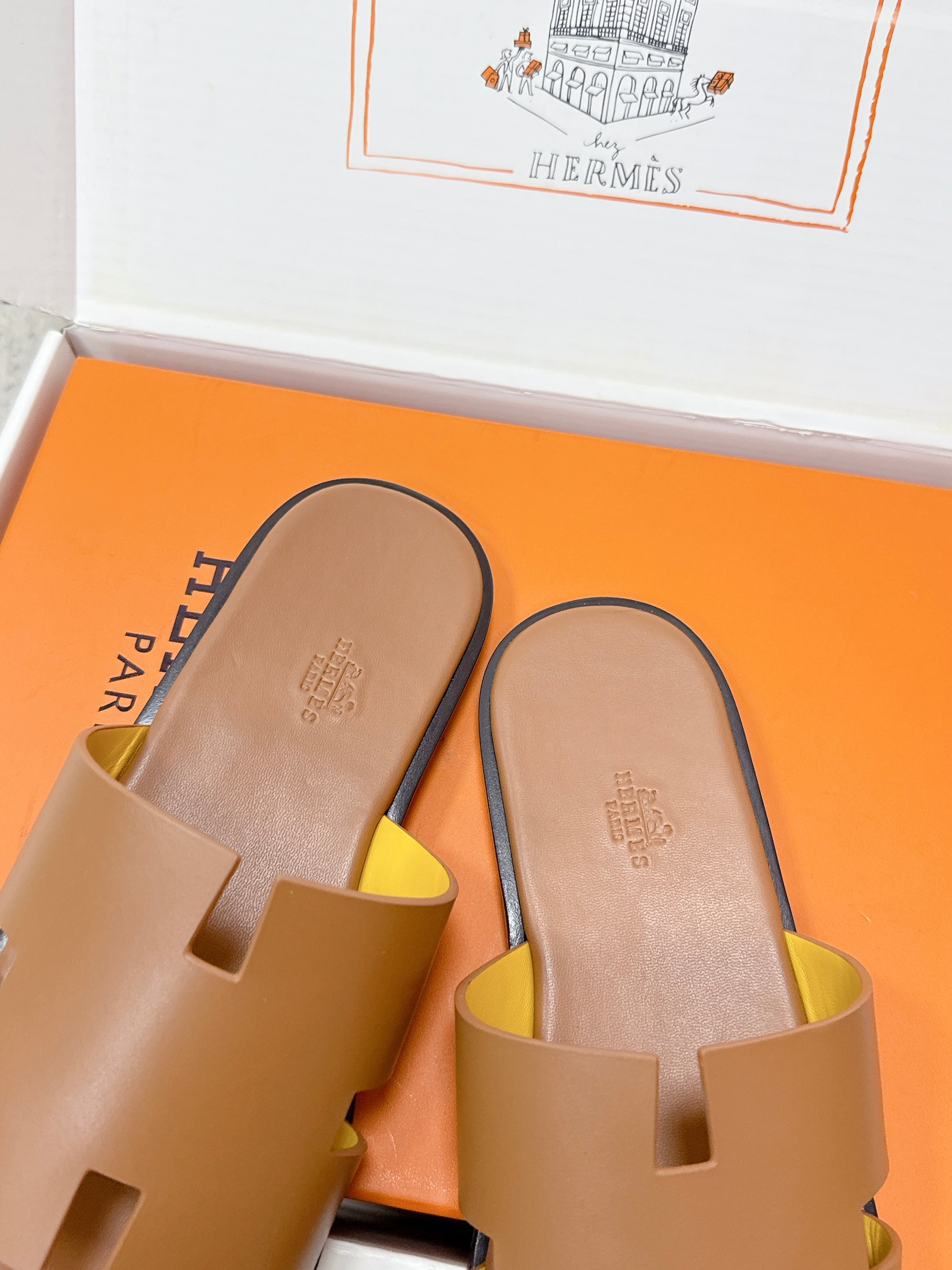 Hermes Izmir Sandal in Smooth Calfskin