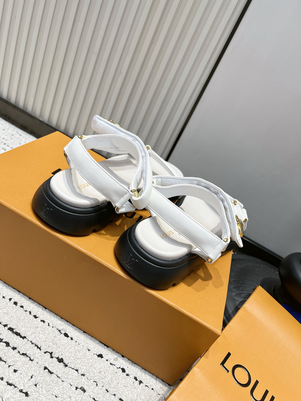 LV Nevada Comfort Sandal