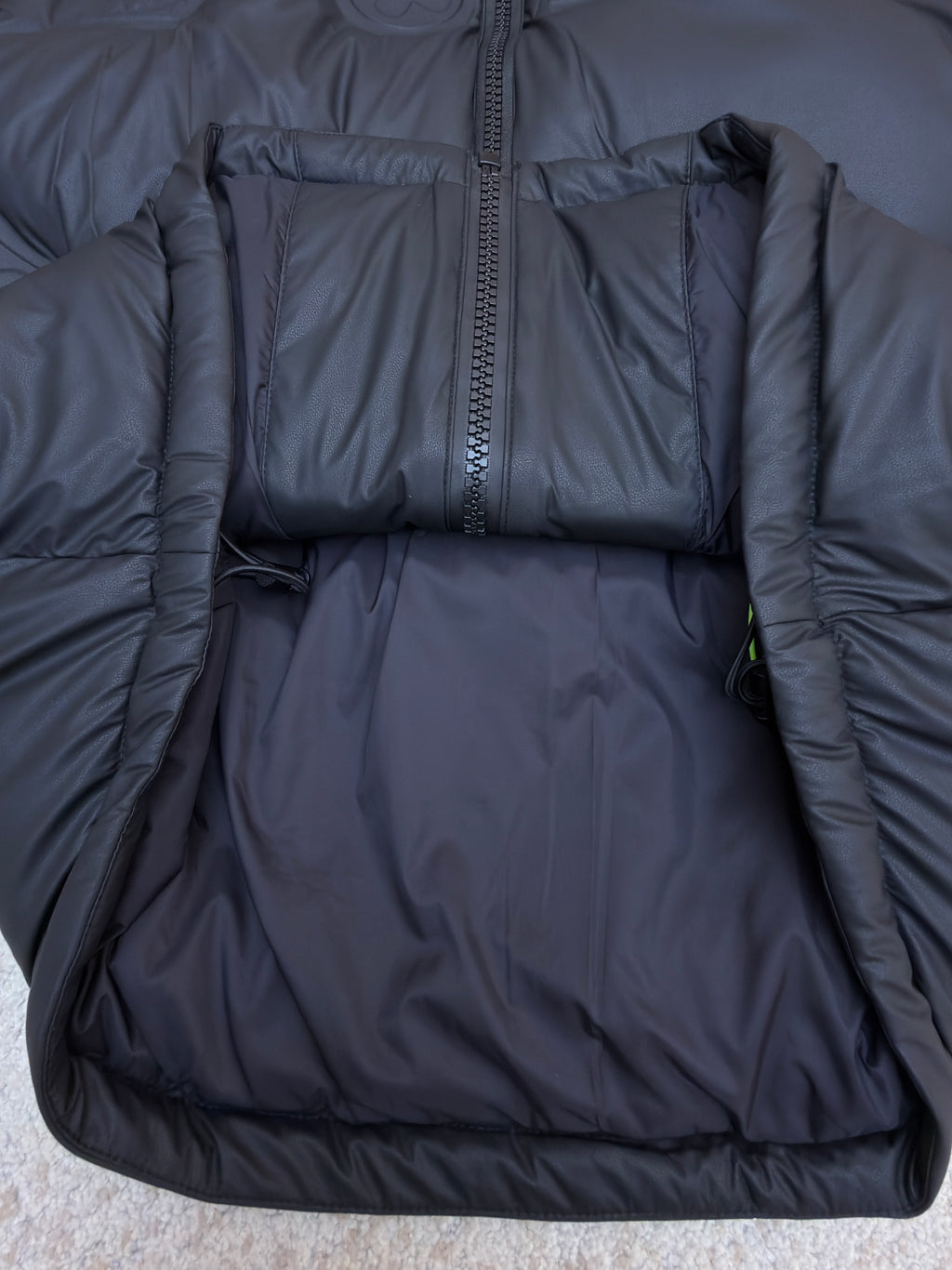 LV 1AAUZG Print Embossed Hooded Down Jacket