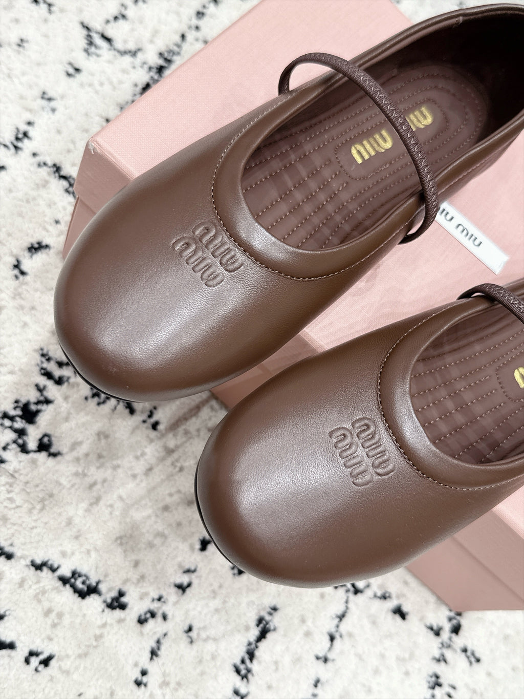 Miu Miu Logo-Embossed Ballet Flats