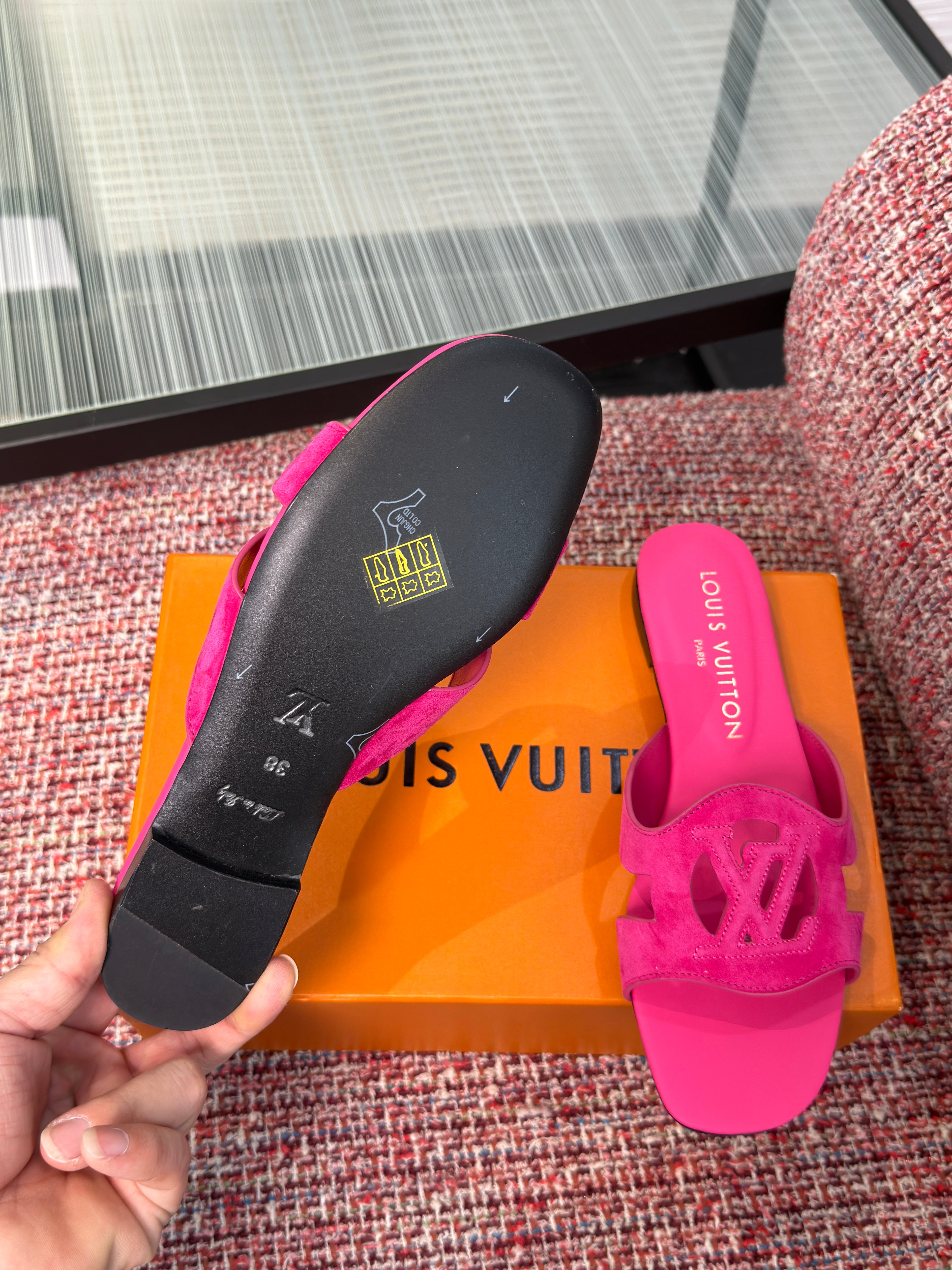 LV Isola Flat Mule