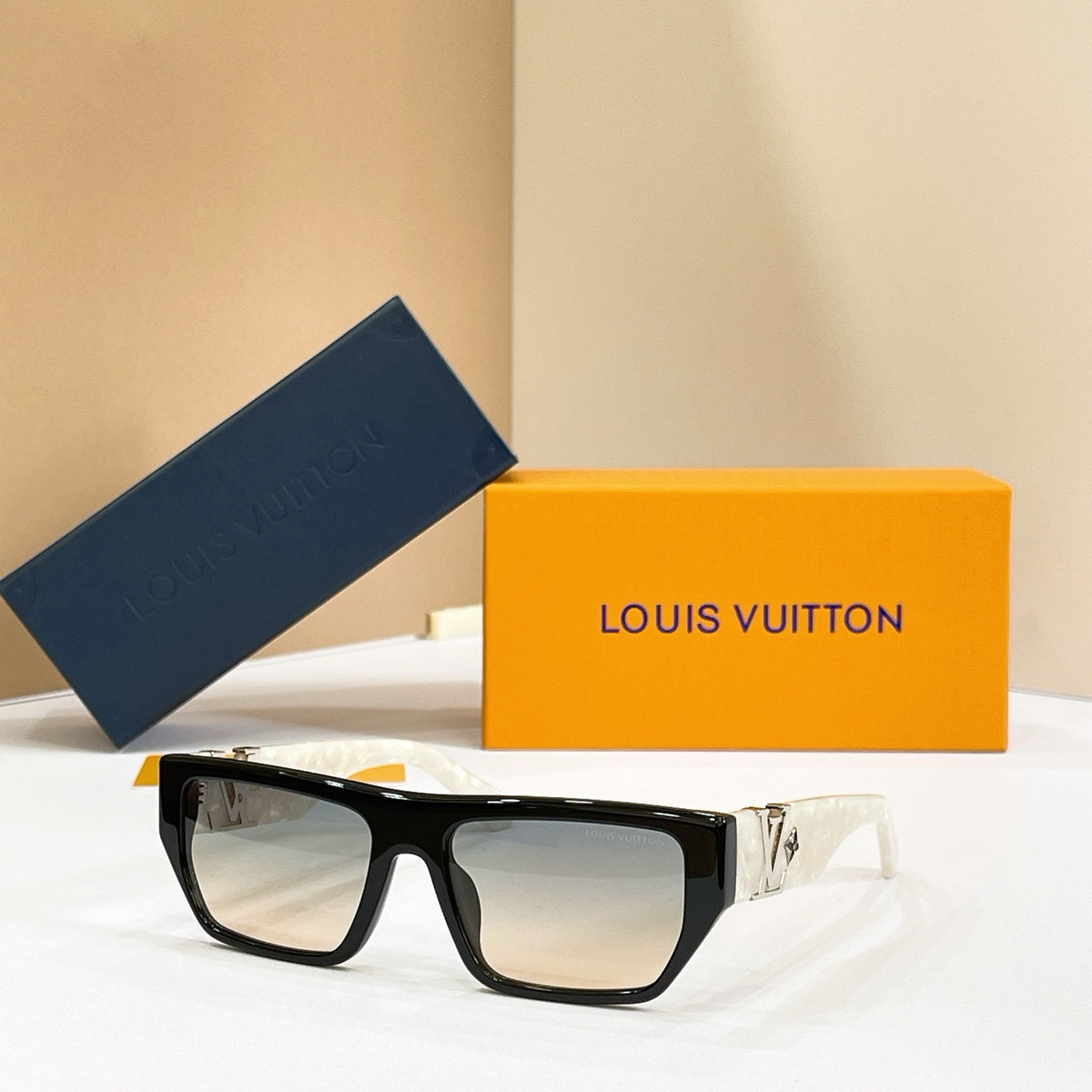 LV Sunglasses Z2873U