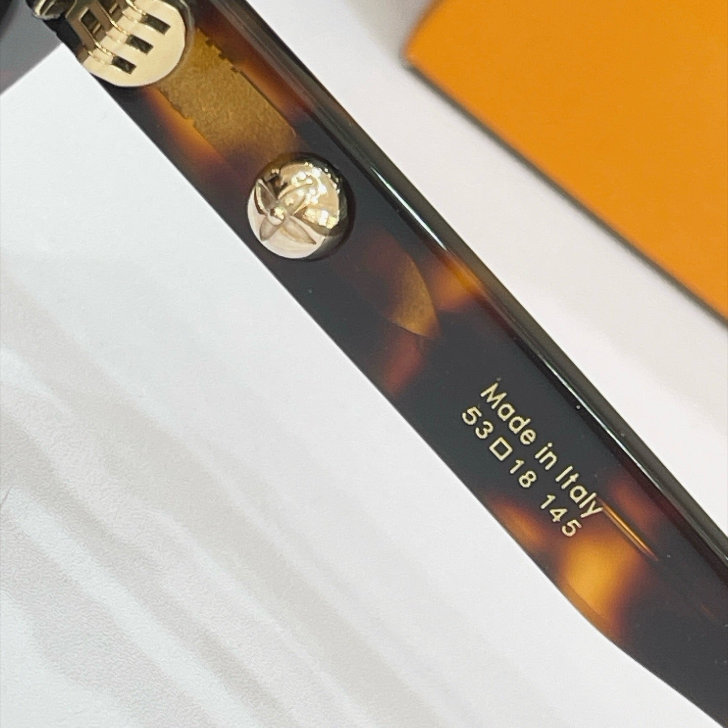 LV Sunglasses Z2988U