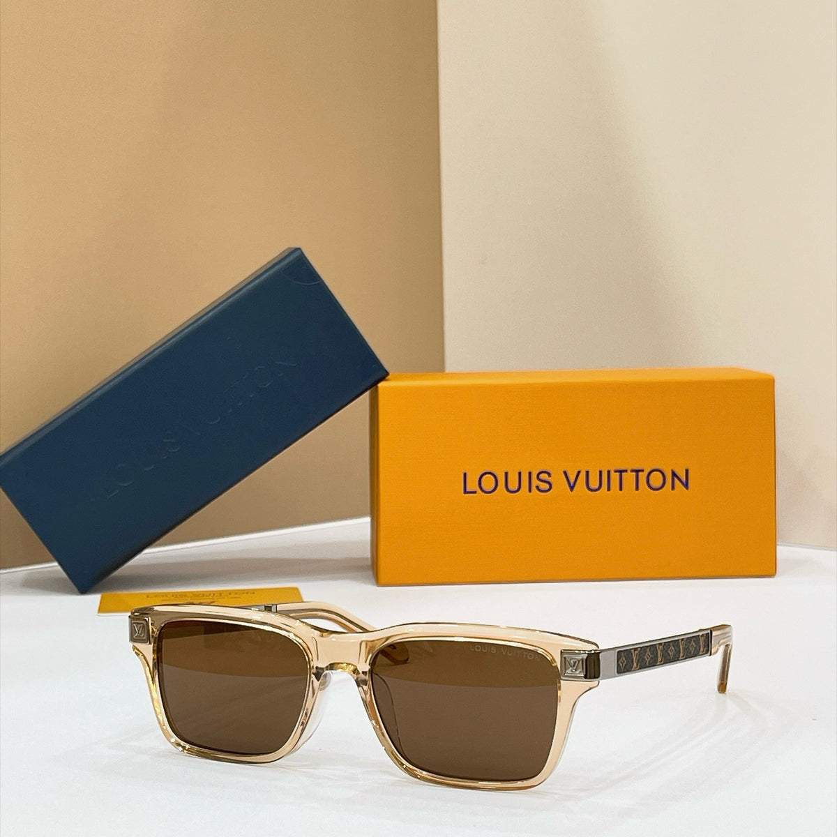 LV Sunglasses Z3308U