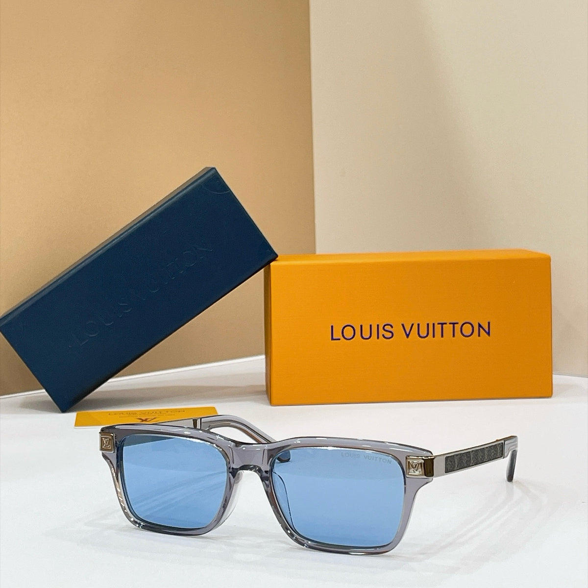 LV Sunglasses Z3308U