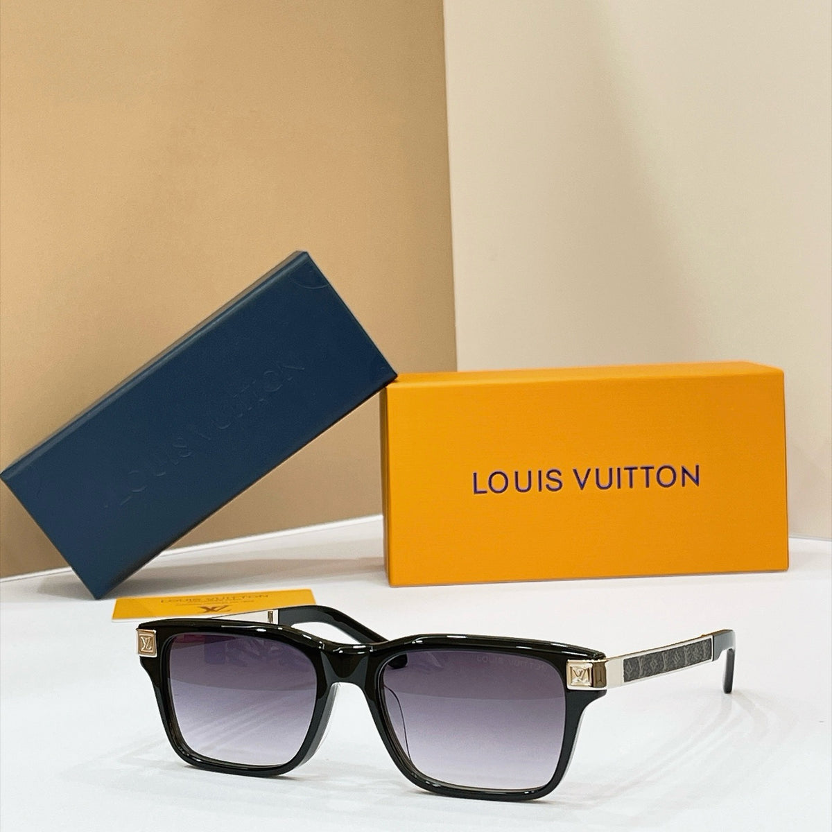 LV Sunglasses Z3308U