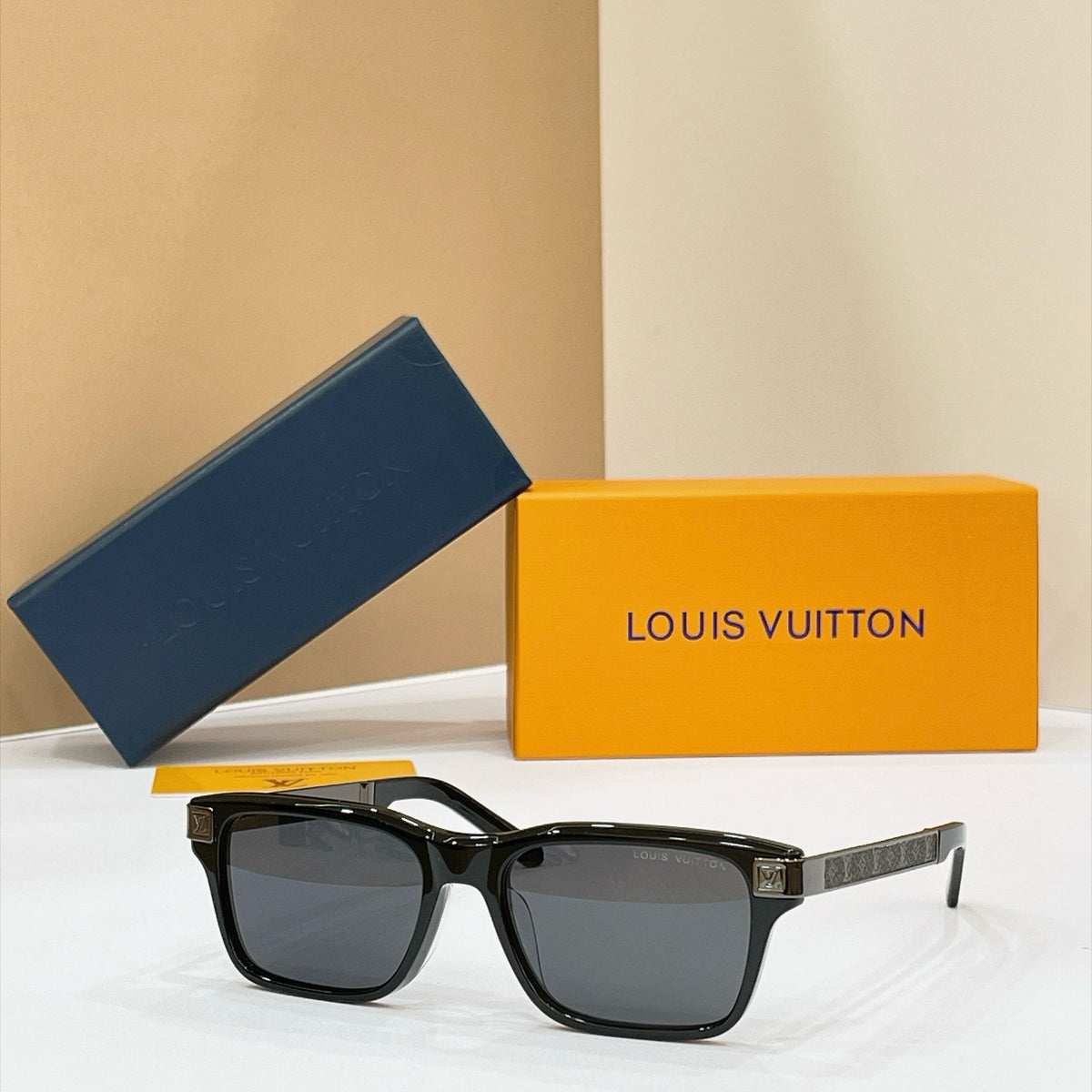 LV Sunglasses Z3308U