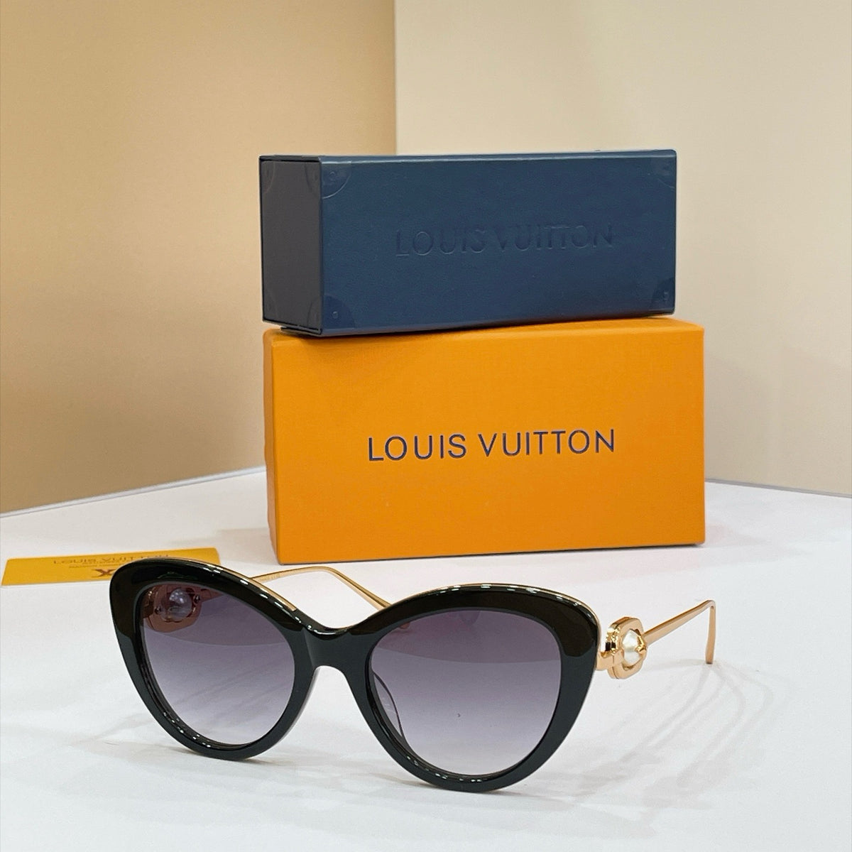 LV Sunglasses Z1931E