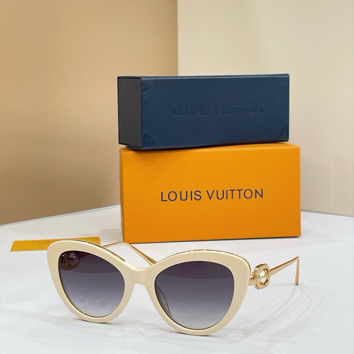 LV Sunglasses Z1931E