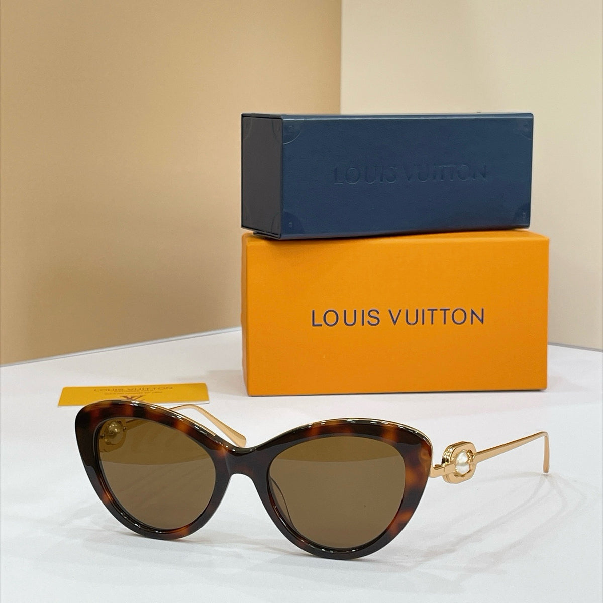 LV Sunglasses Z1931E