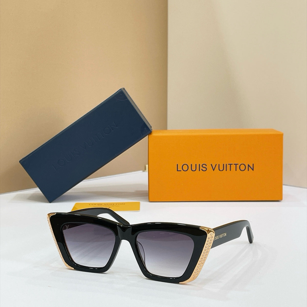 LV Sunglasses Z1655E