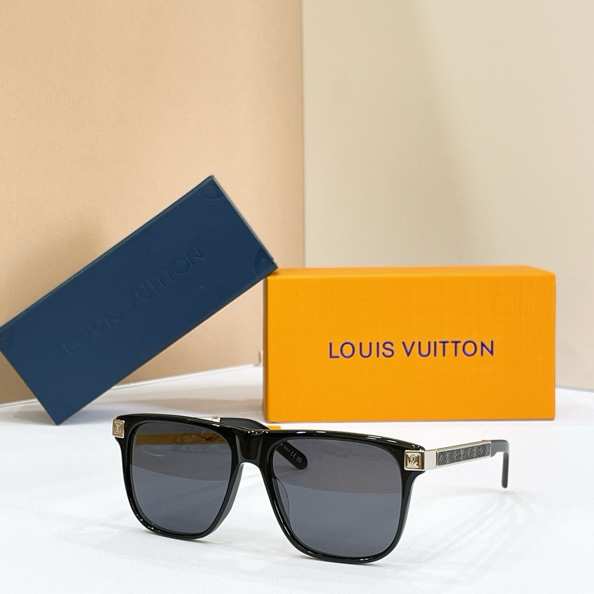 LV Sunglasses Z3300U