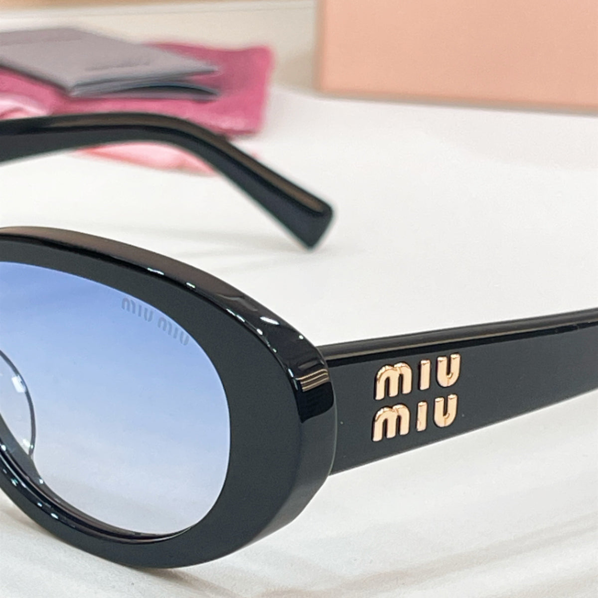 Miu Miu Sunglasses SMUC02