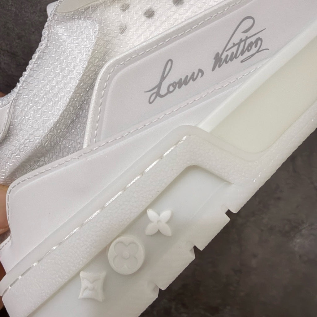 LV Trainer Sneaker 1AJVU5