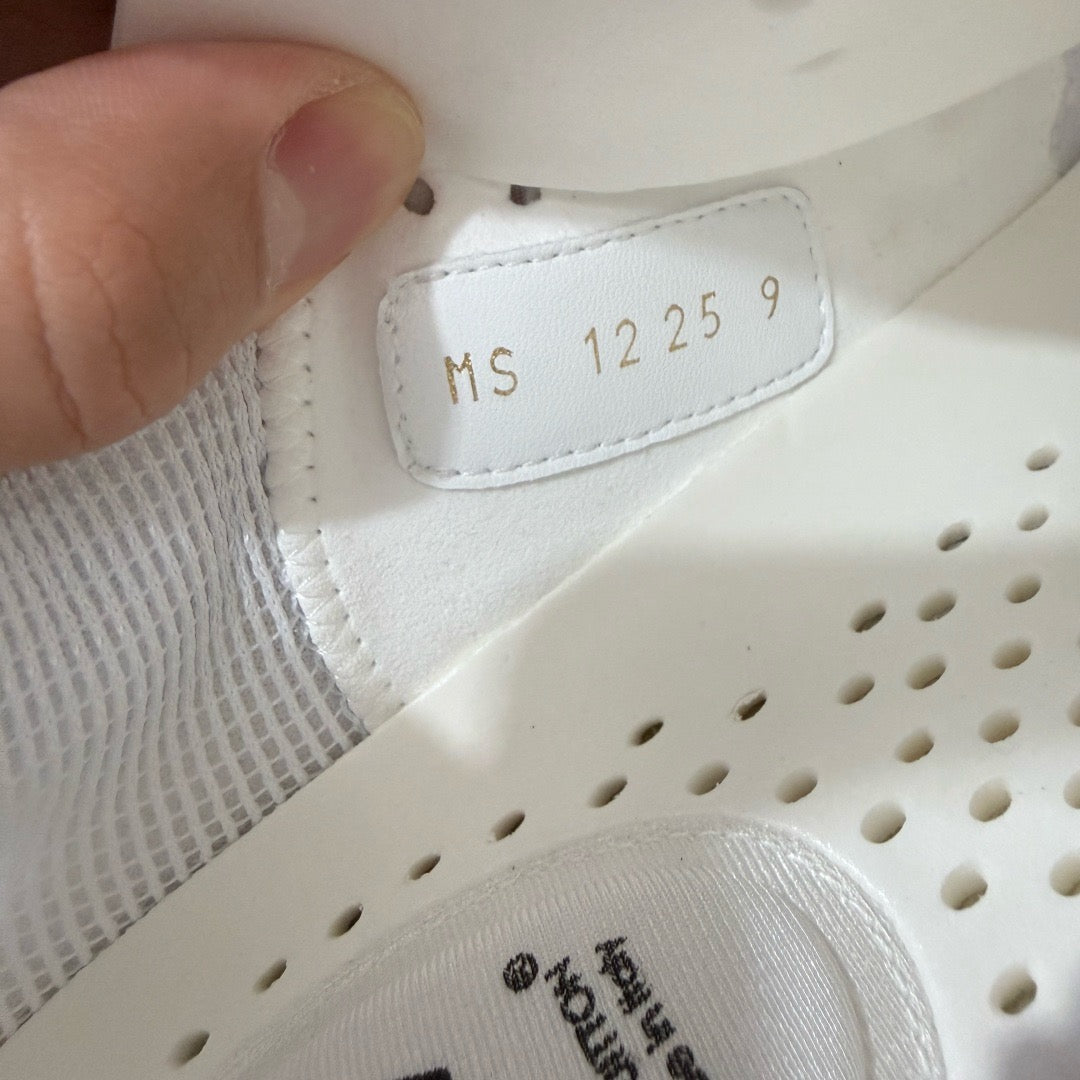 LV Trainer Sneaker 1AJVU5