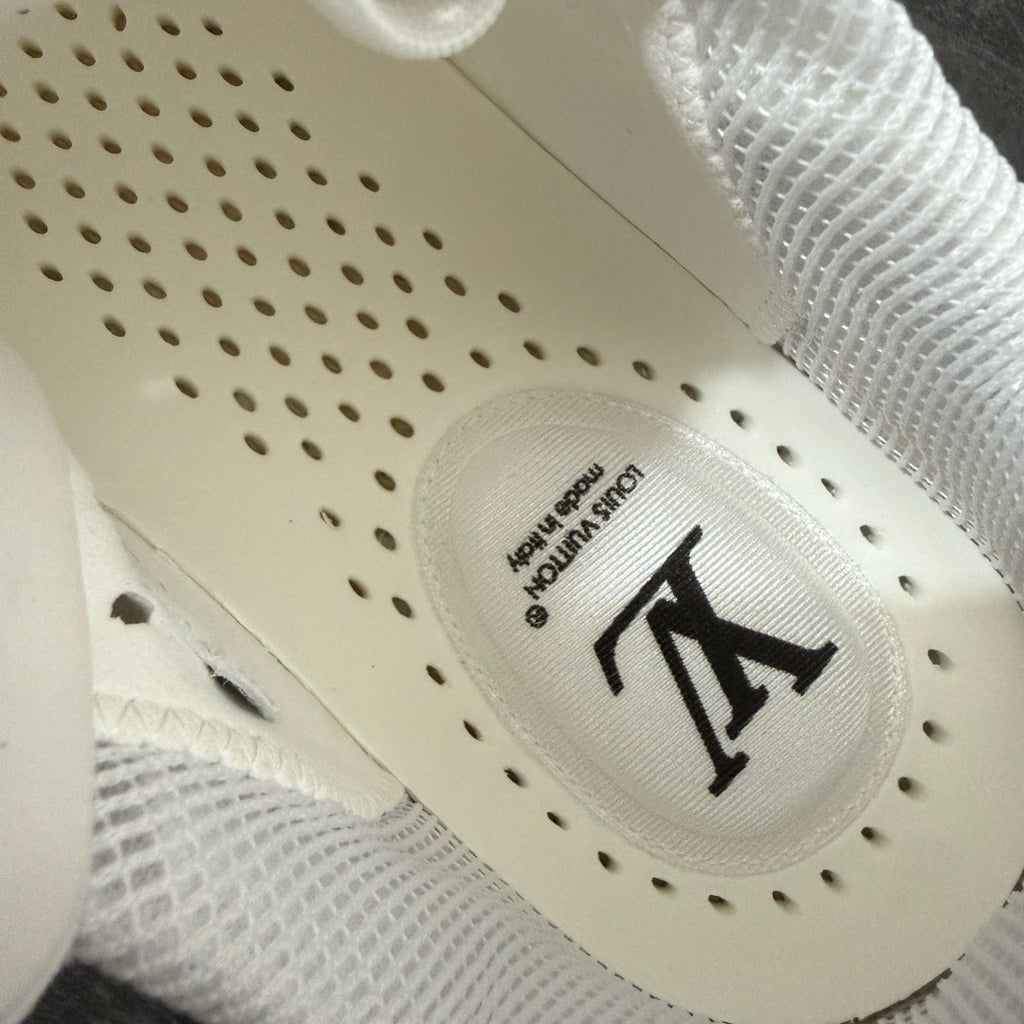 LV Trainer Sneaker 1AJVU5