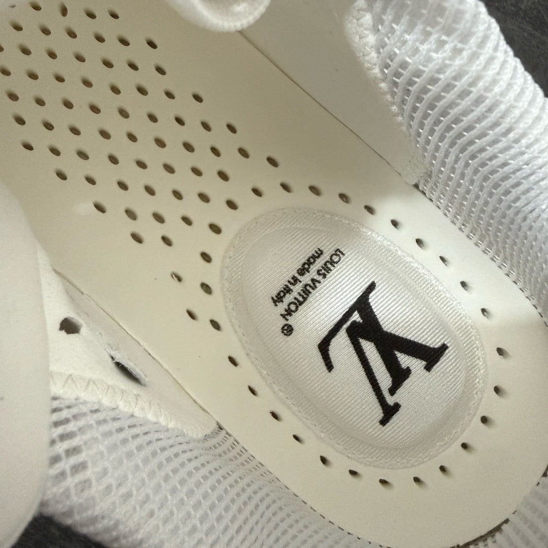 LV Trainer Sneaker 1AJVU5