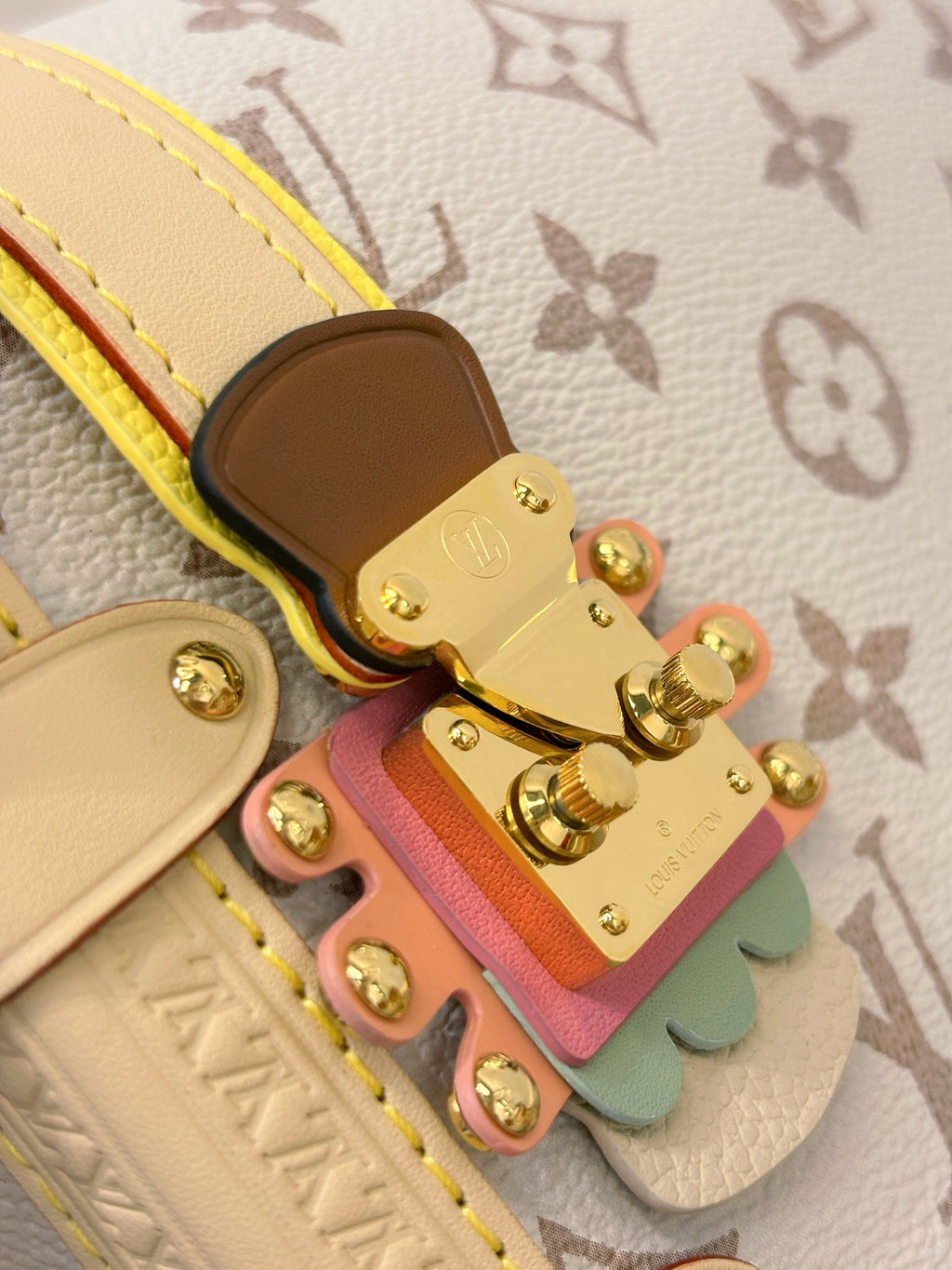 LV Side Trunk MM East-West M29913