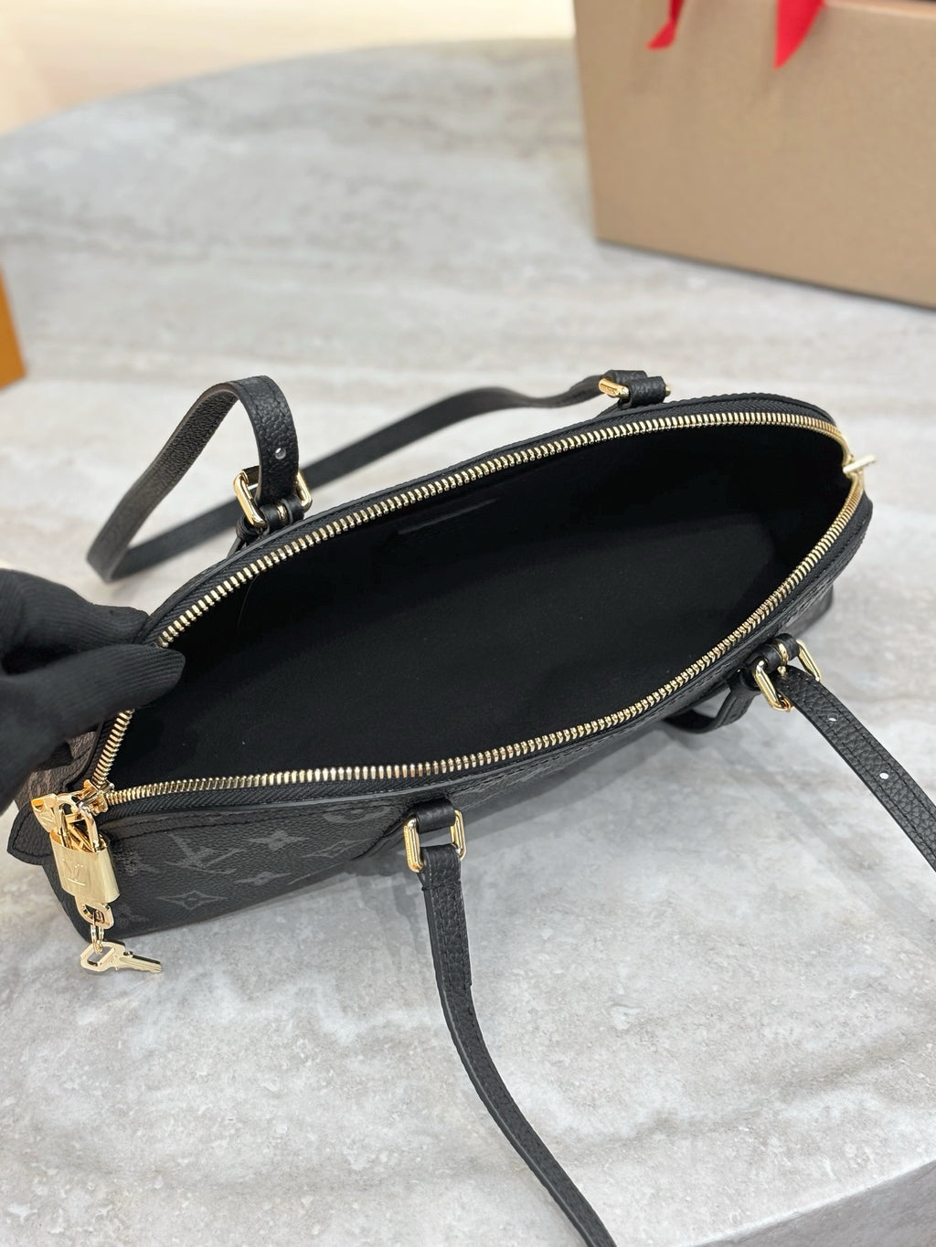 LV Squire East-West M3A167