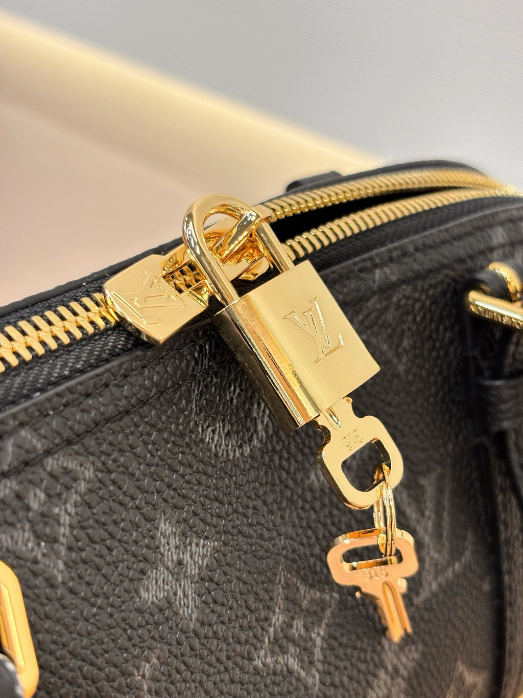 LV Squire East-West M3A167