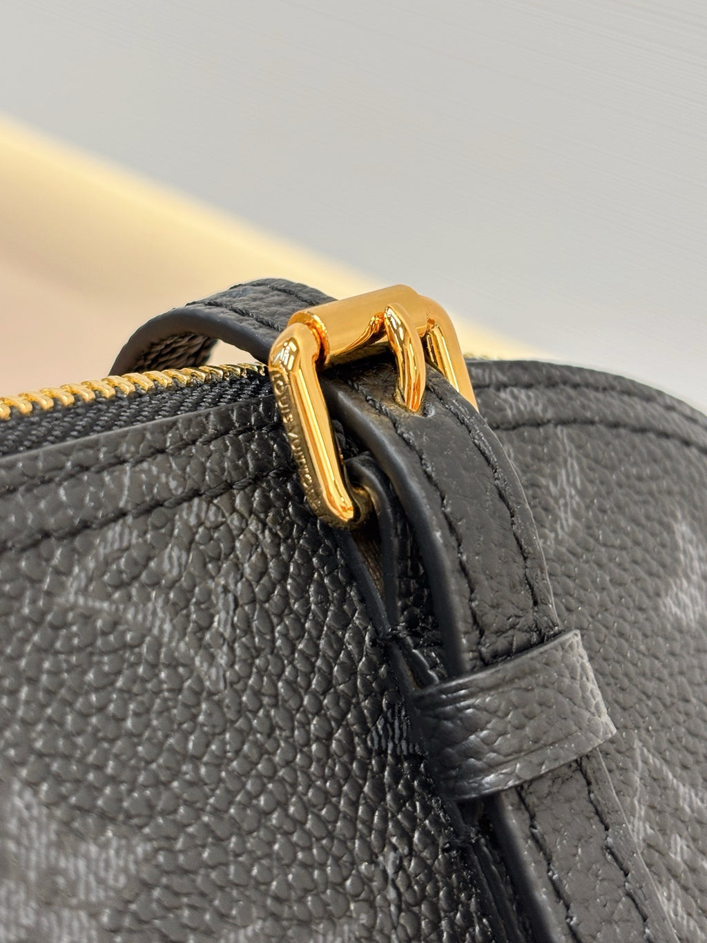 LV Squire East-West M3A167