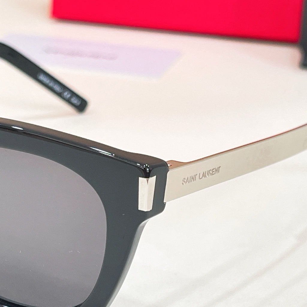 Saint Laurent Sunglasses SL582