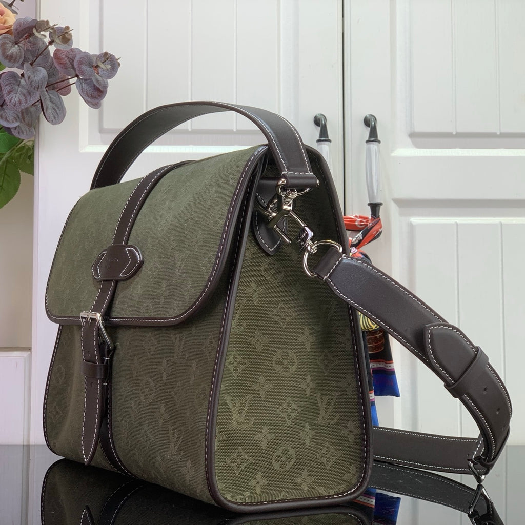 LV Jet Lag Bag MM M29718