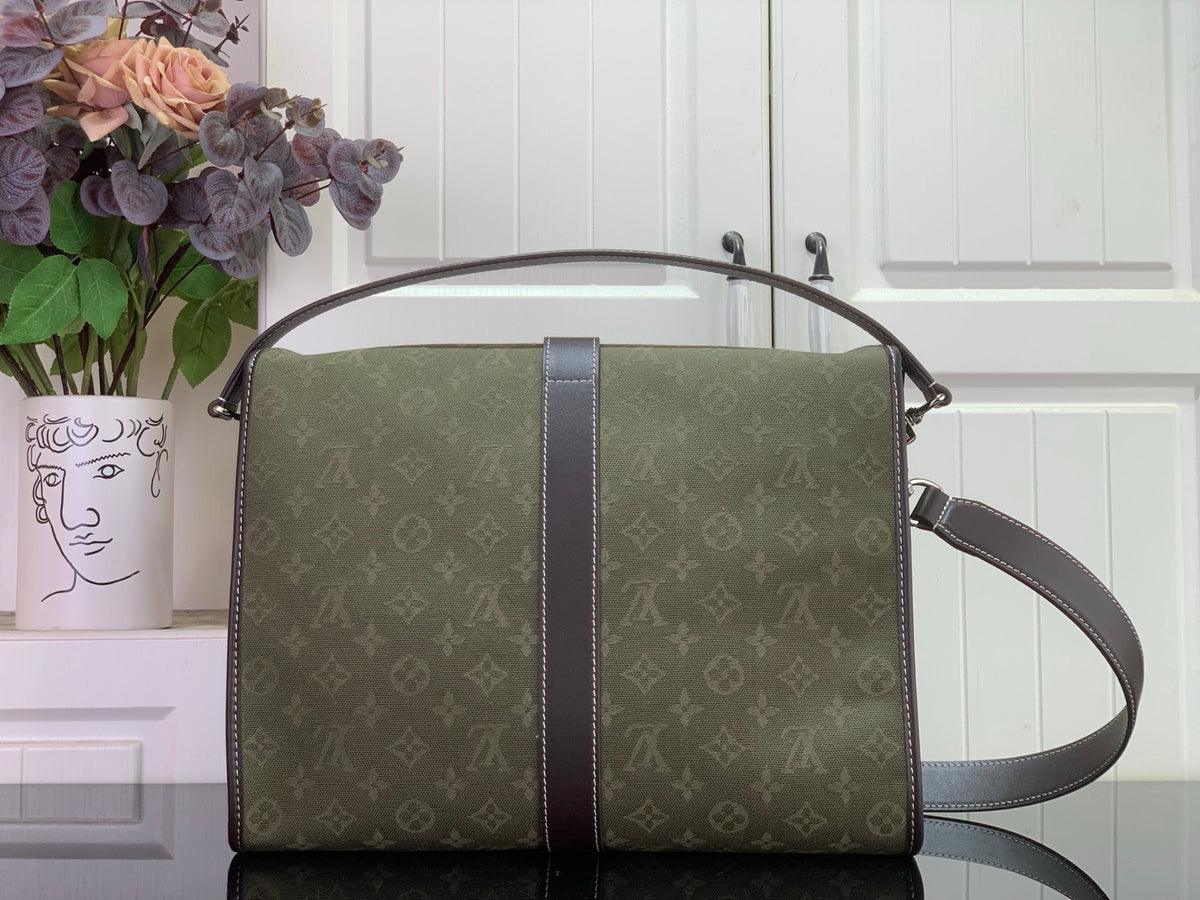LV Jet Lag Bag MM M29718