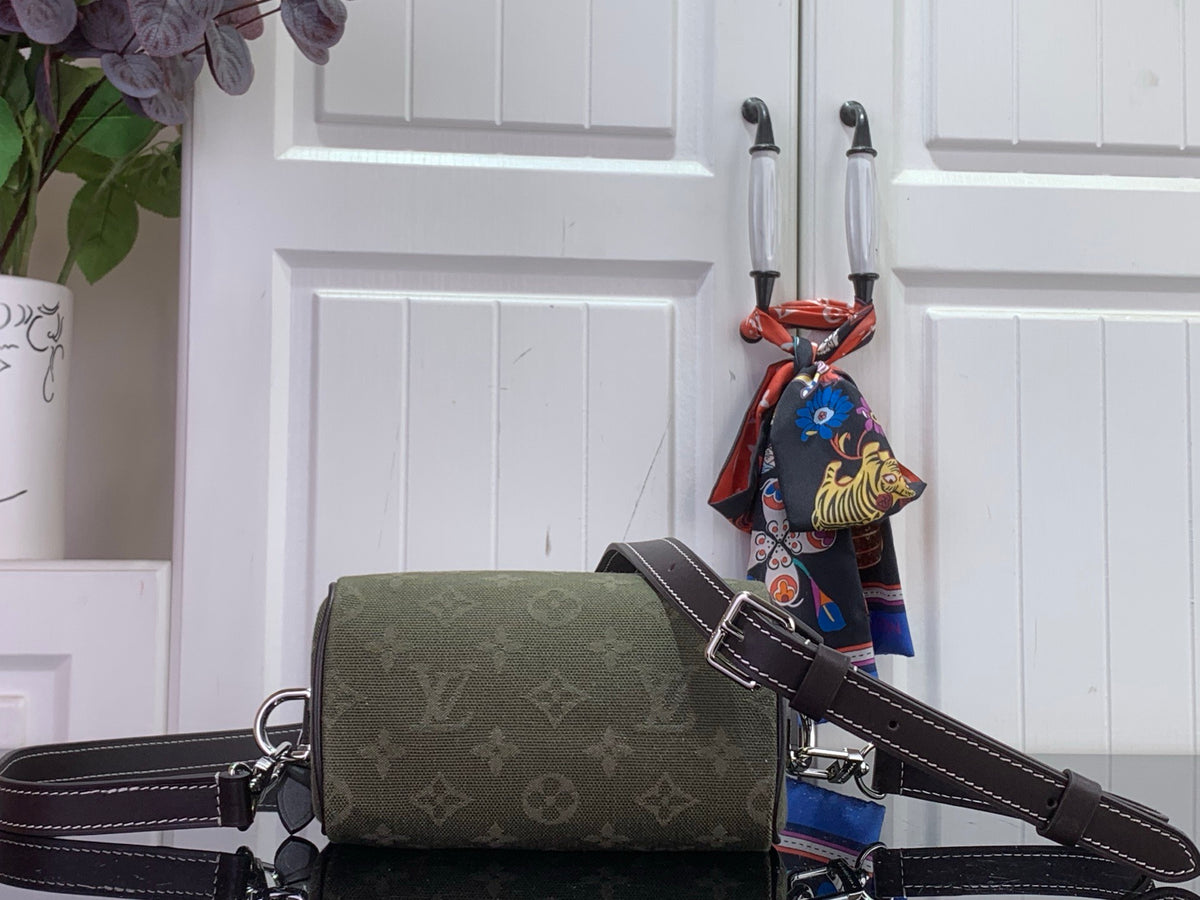 LV Speedy 18 Bandoulière M2A609