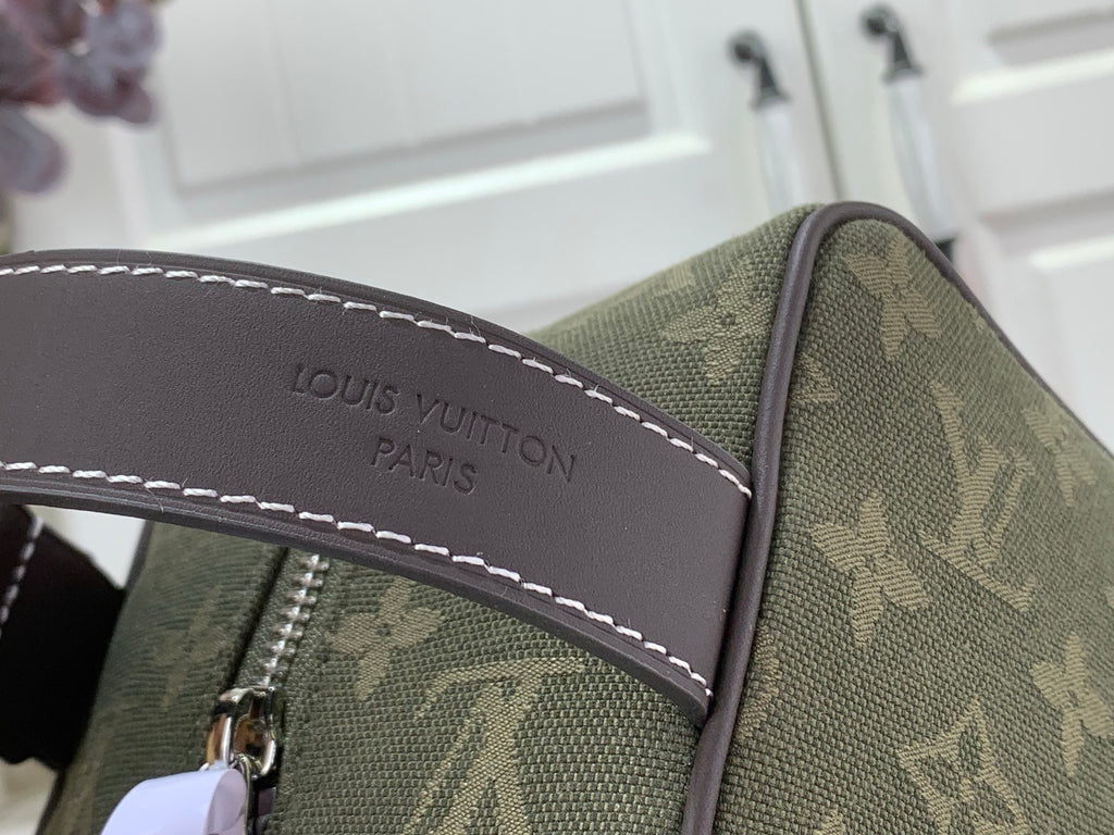 LV Locker Dopp Kit M2A666