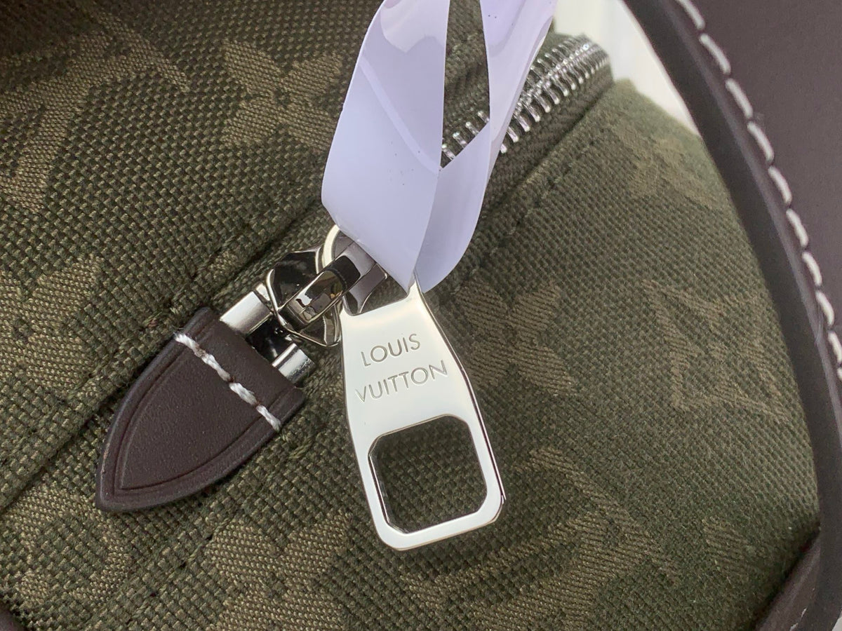 LV Locker Dopp Kit M2A666
