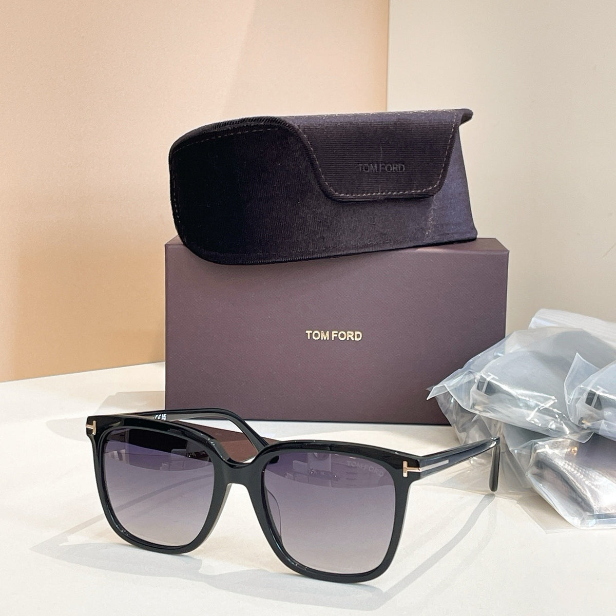 Tom Ford Sunglasses TF958