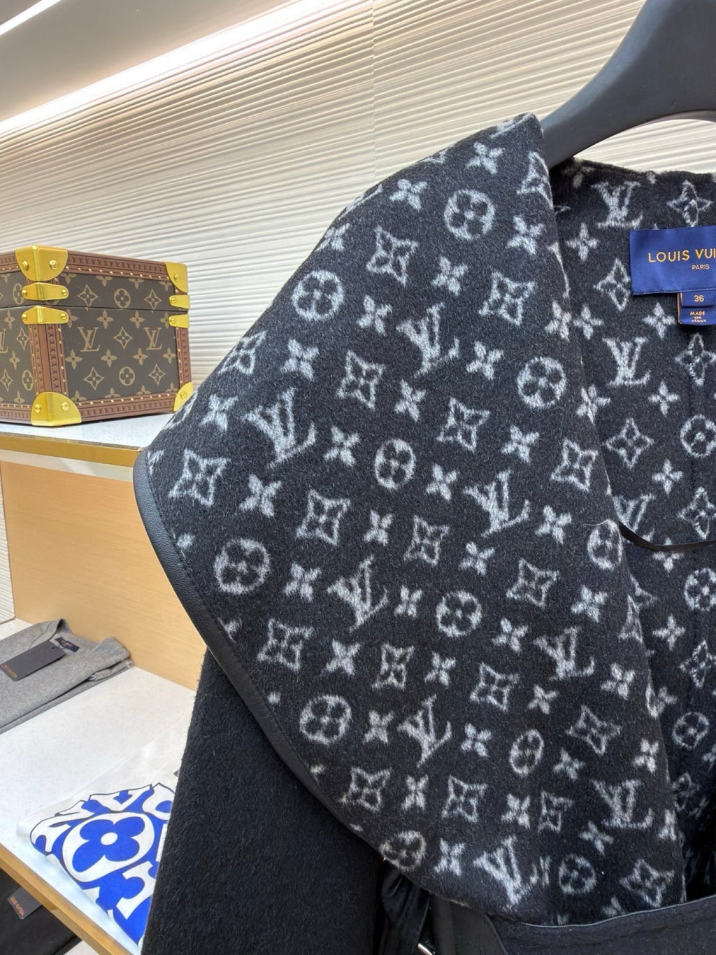 LV 1A4PEA Wrap Trench Coat in Wool