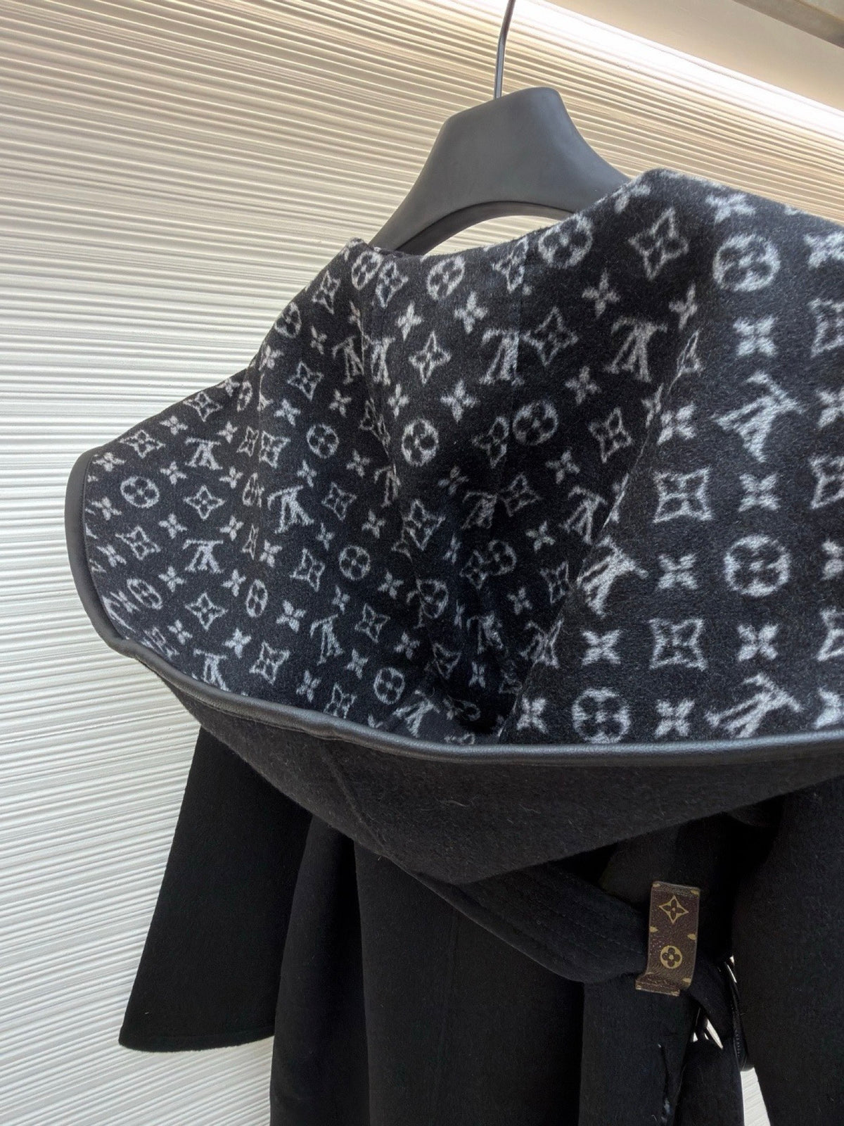 LV 1A4PEA Wrap Trench Coat in Wool