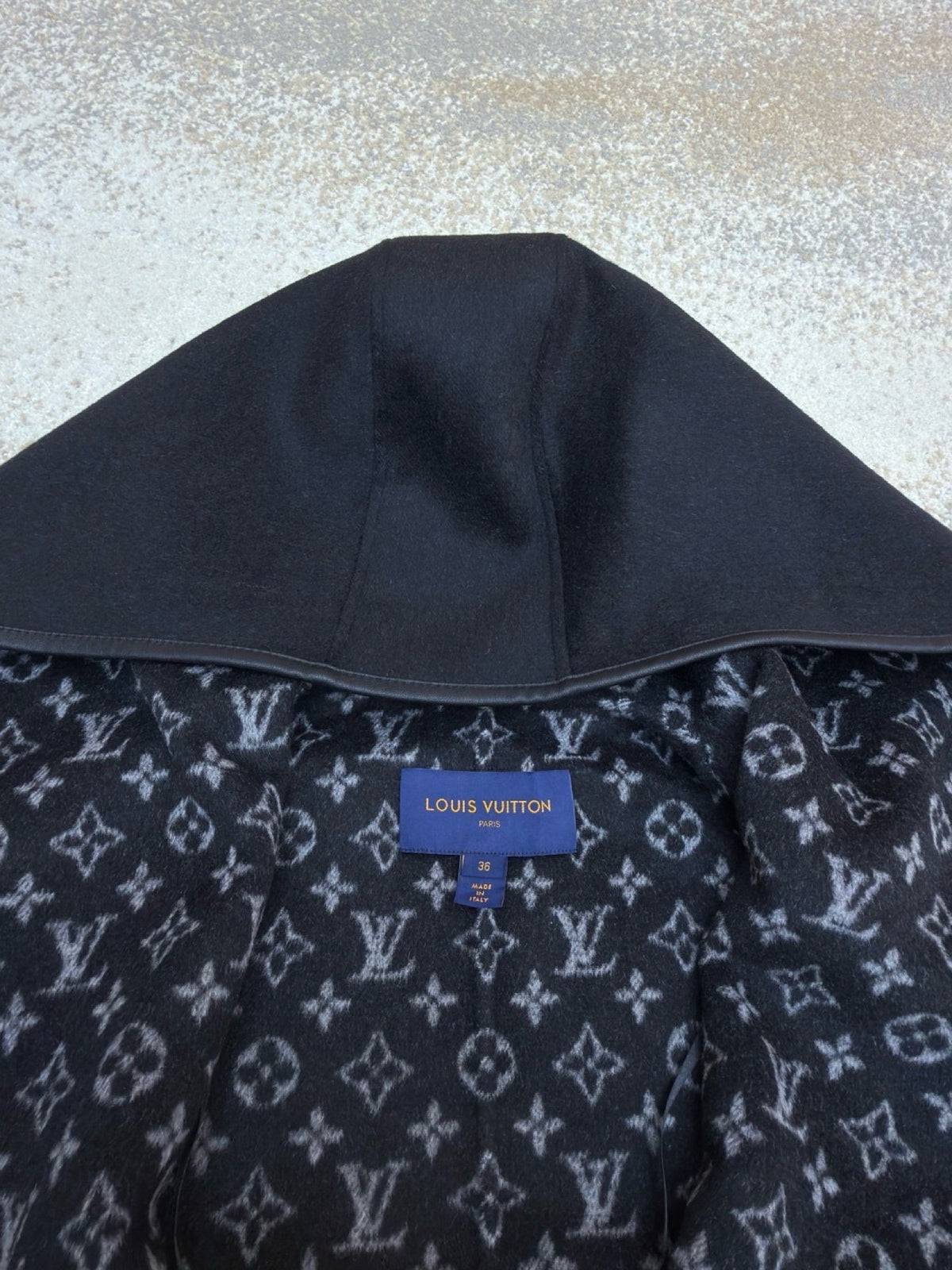 LV 1A4PEA Wrap Trench Coat in Wool
